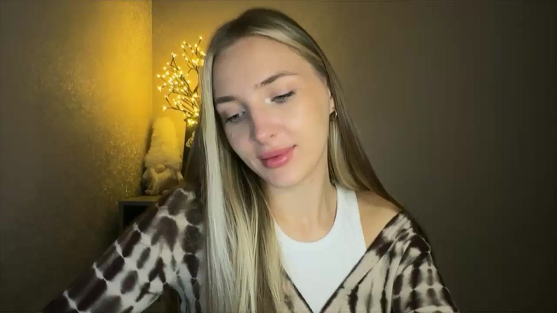 Gallery image thumbnail from My_Diana's myfreecams stream on, 10/20/2024, 20:53 image 11 of 20
