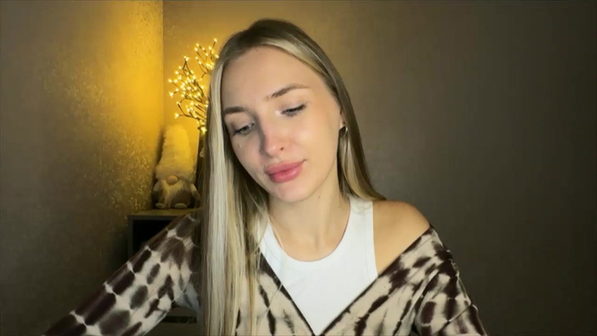 Gallery image thumbnail from My_Diana's myfreecams stream on, 10/20/2024, 20:53 image 19 of 20