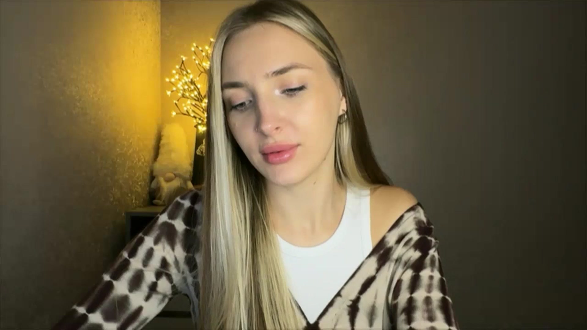 Gallery image thumbnail from My_Diana's myfreecams stream on, 10/20/2024, 20:53 image 16 of 20
