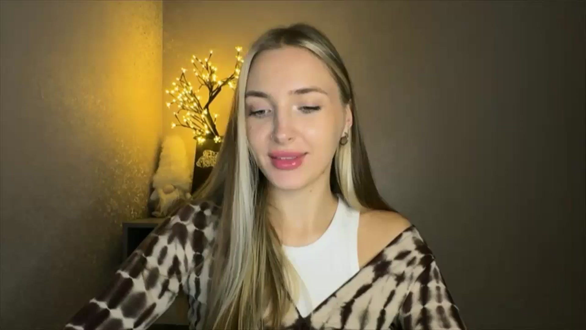 Gallery image thumbnail from My_Diana's myfreecams stream on, 10/20/2024, 21:26 image 20 of 20