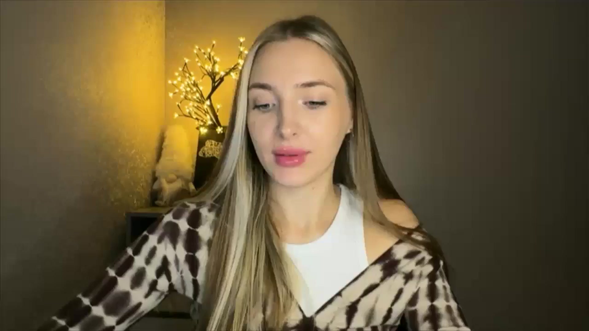 Gallery image thumbnail from My_Diana's myfreecams stream on, 10/20/2024, 21:26 image 7 of 20