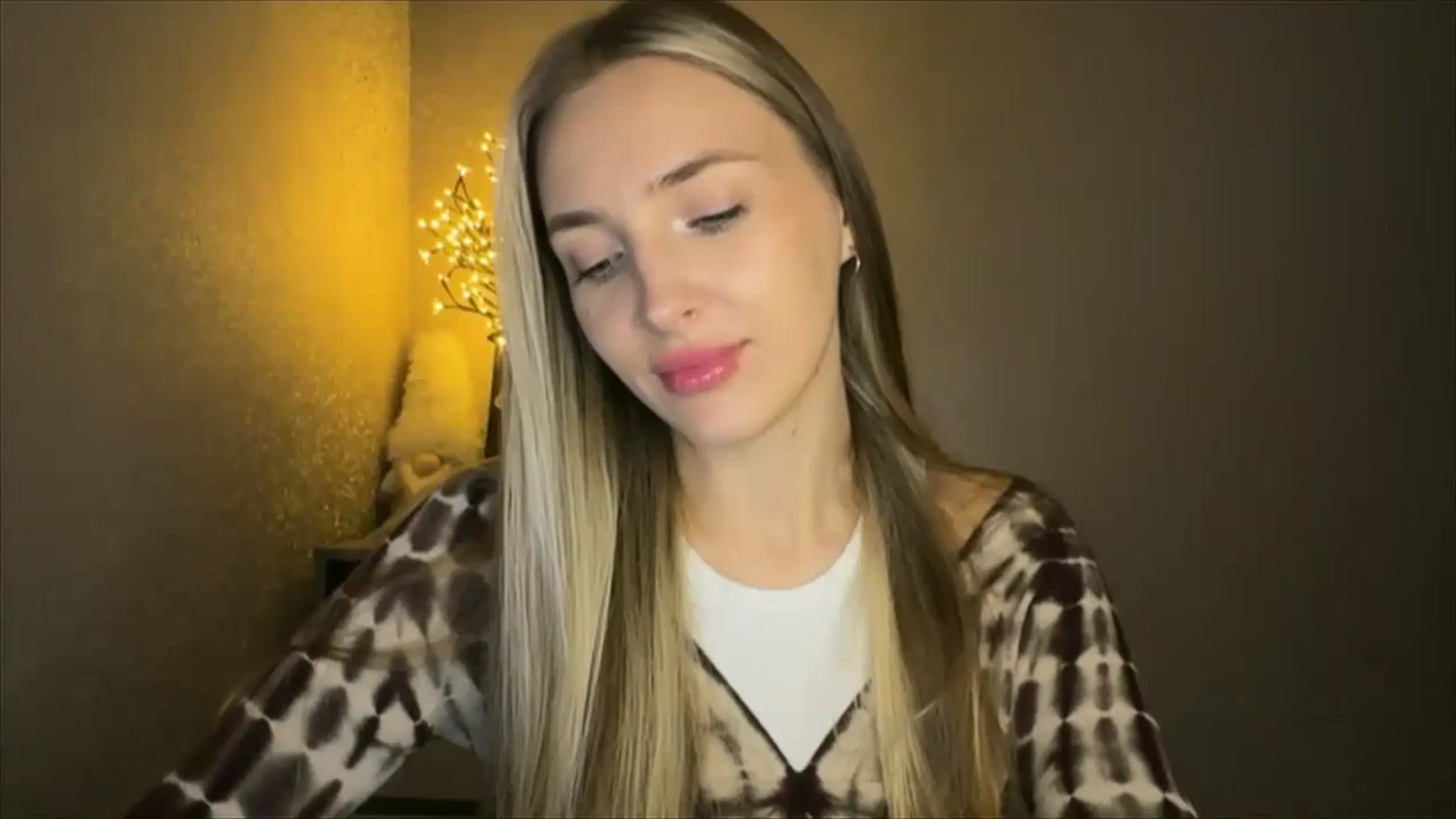 Gallery image thumbnail from My_Diana's myfreecams stream on, 10/20/2024, 22:17 image 14 of 20