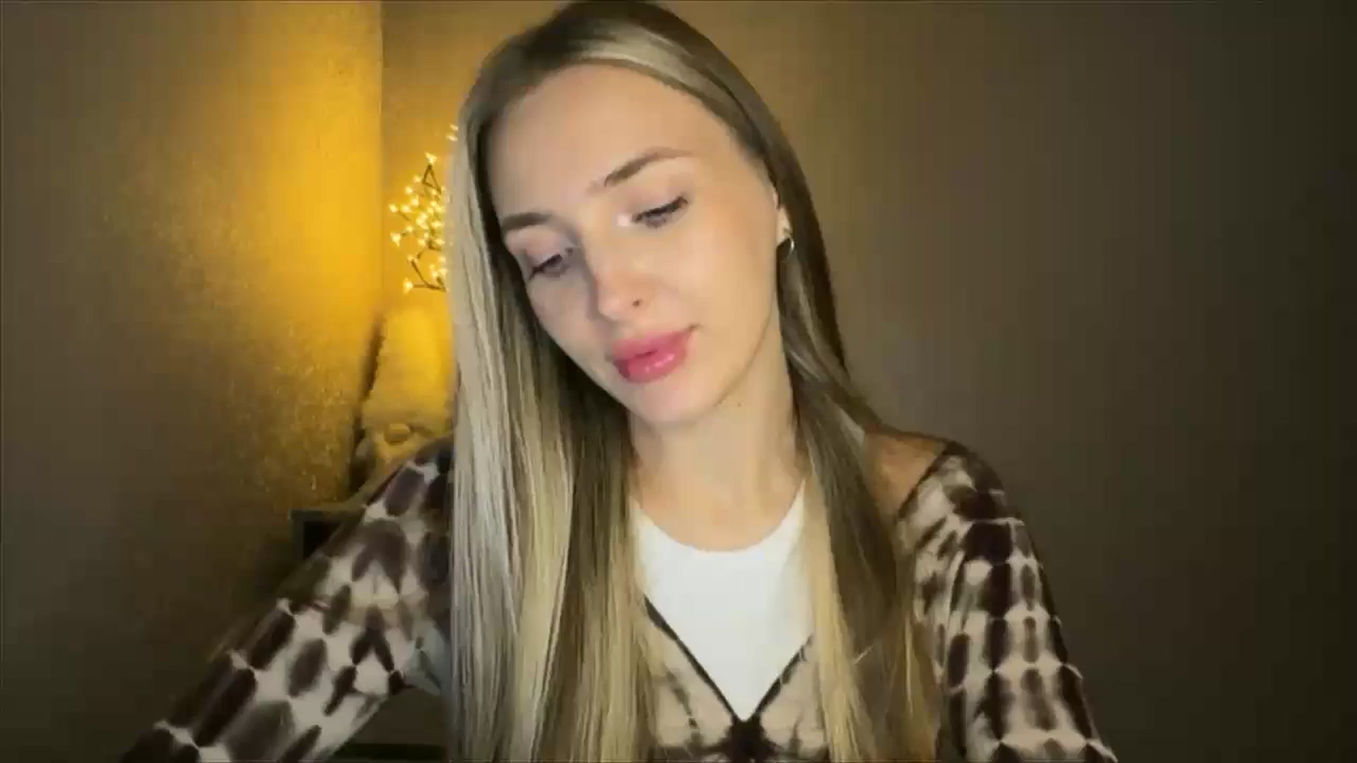 Gallery image thumbnail from My_Diana's myfreecams stream on, 10/20/2024, 22:17 image 13 of 20