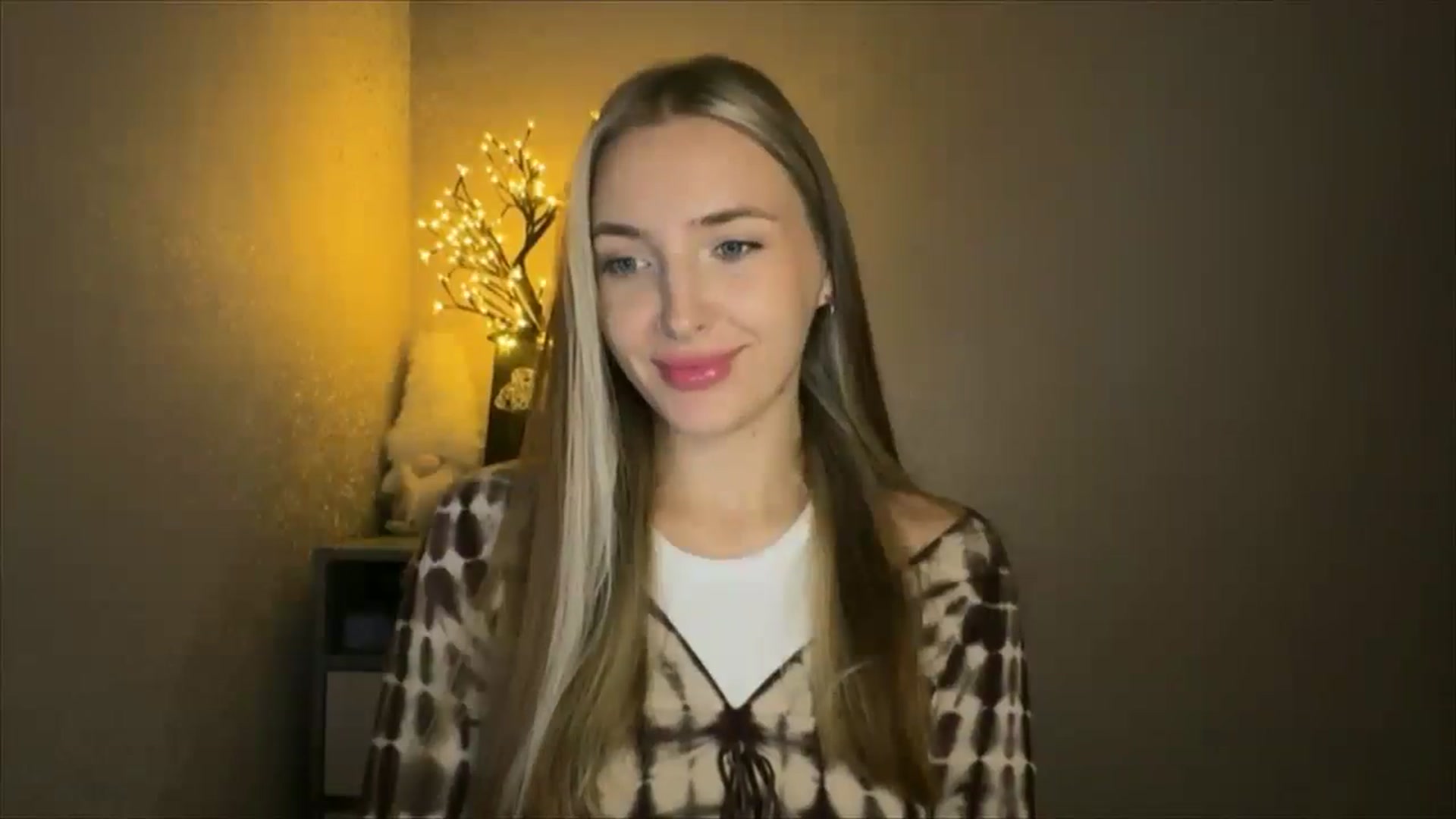 Gallery image thumbnail from My_Diana's myfreecams stream on, 10/20/2024, 22:17 image 15 of 20