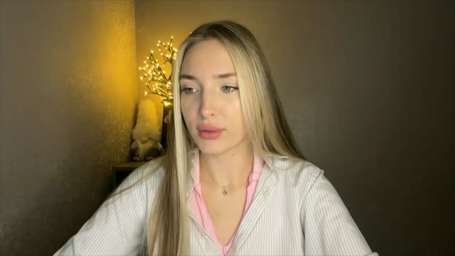 Gallery image thumbnail from My_Diana's myfreecams stream on, 10/22/2024, 20:15 image 1 of 20