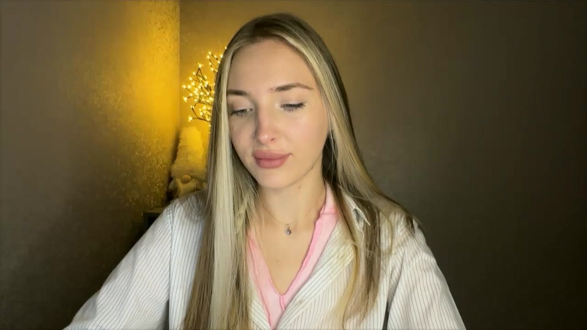 Gallery image thumbnail from My_Diana's myfreecams stream on, 10/22/2024, 20:15 image 9 of 20