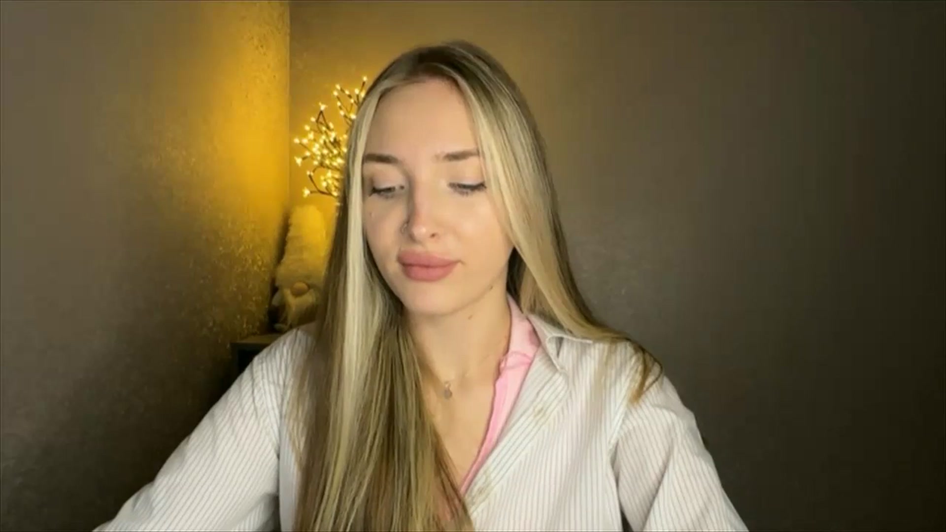 Gallery image thumbnail from My_Diana's myfreecams stream on, 10/22/2024, 20:15 image 2 of 20