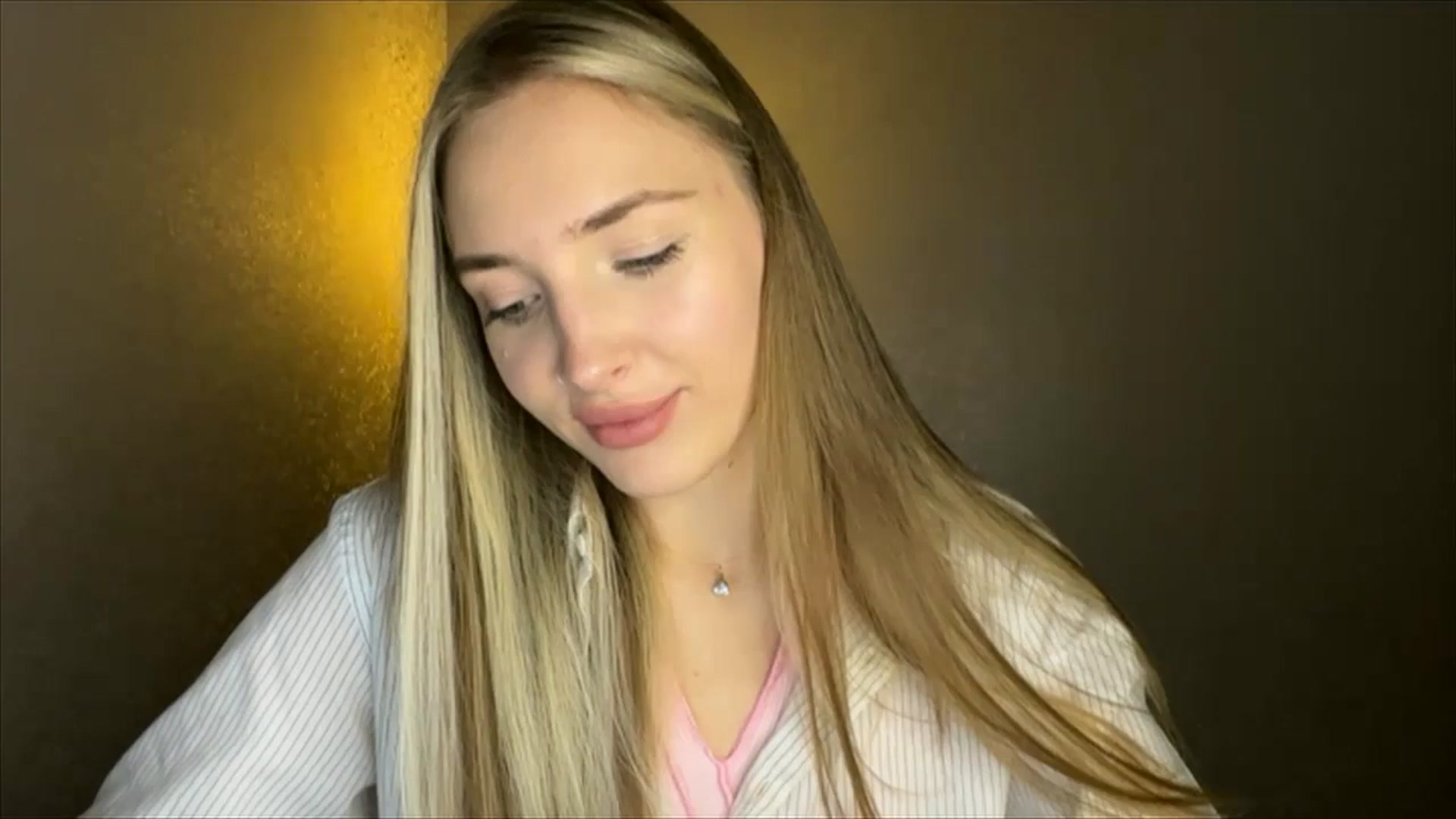 Gallery image thumbnail from My_Diana's myfreecams stream on, 10/22/2024, 20:15 image 16 of 20