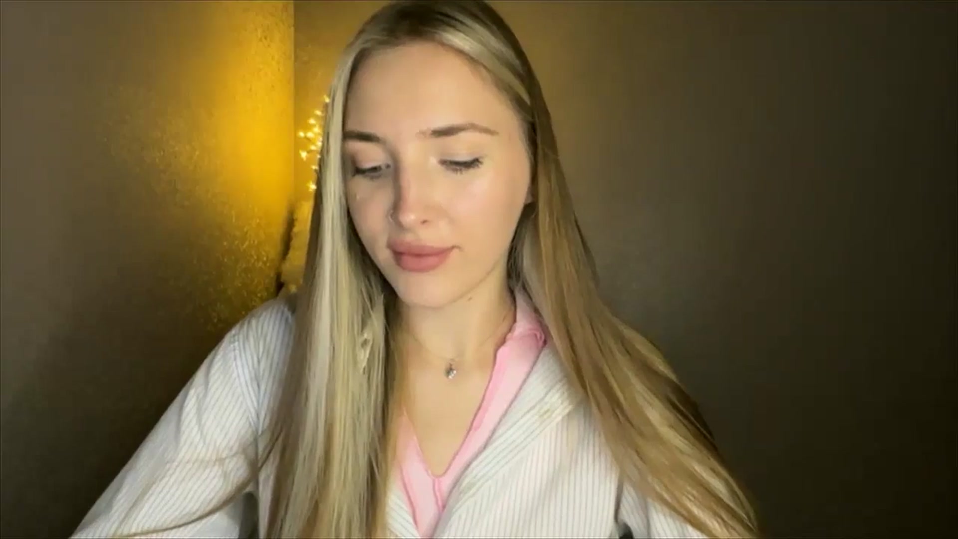 Gallery image thumbnail from My_Diana's myfreecams stream on, 10/22/2024, 20:15 image 17 of 20