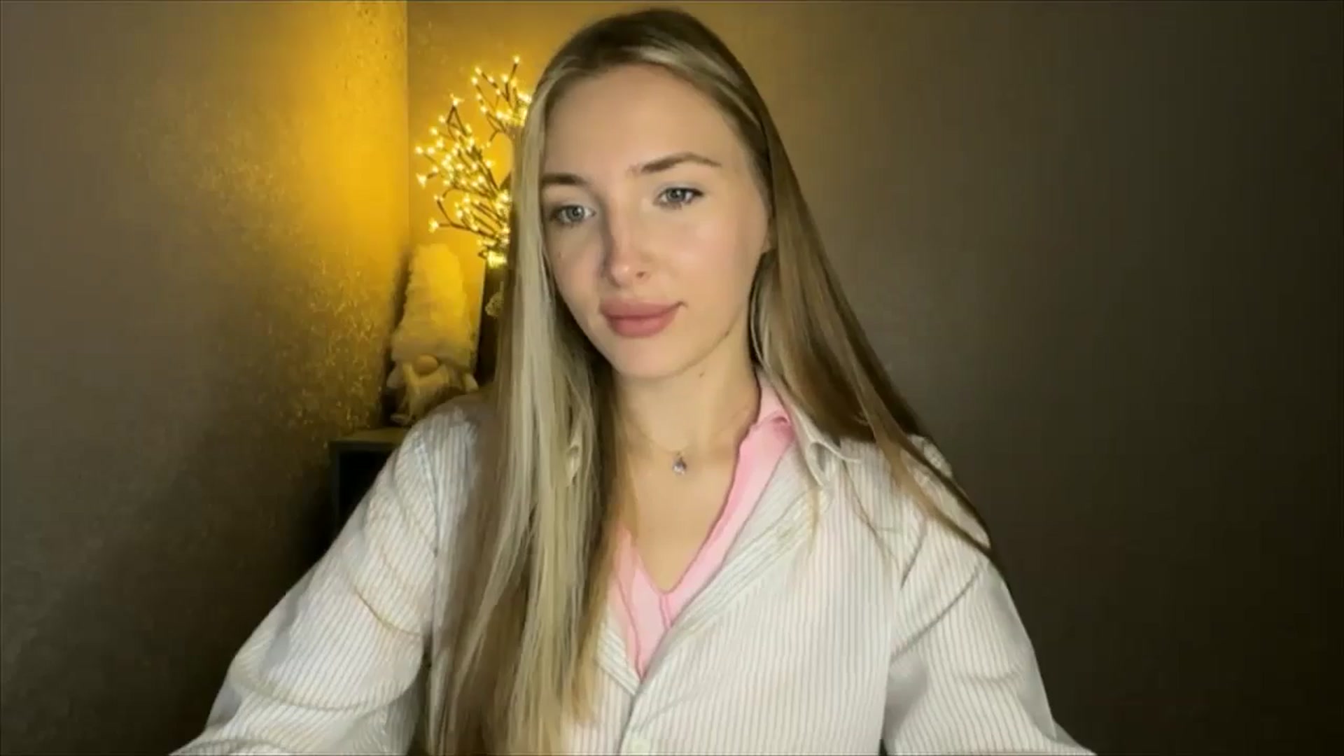 Gallery image thumbnail from My_Diana's myfreecams stream on, 10/22/2024, 20:15 image 20 of 20