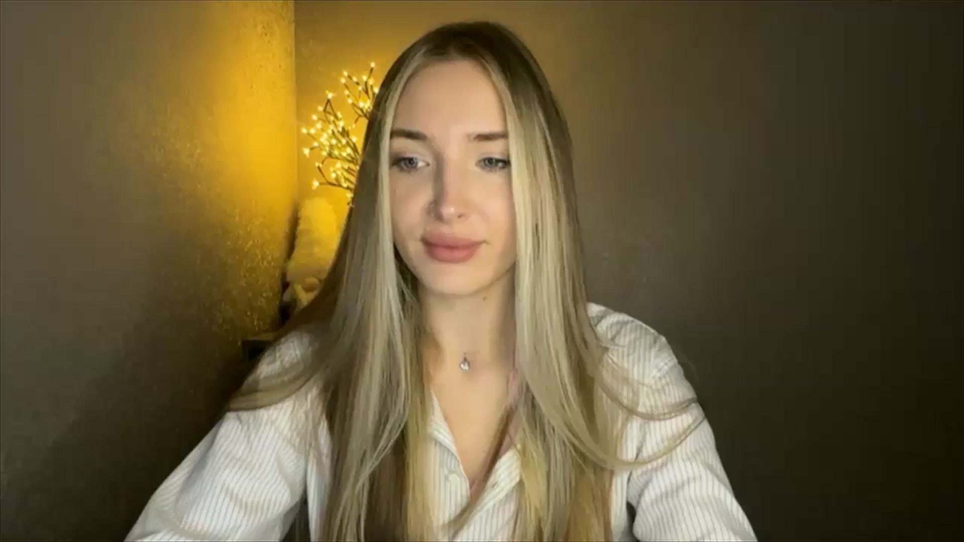 Gallery image thumbnail from My_Diana's myfreecams stream on, 10/22/2024, 22:17 image 2 of 20