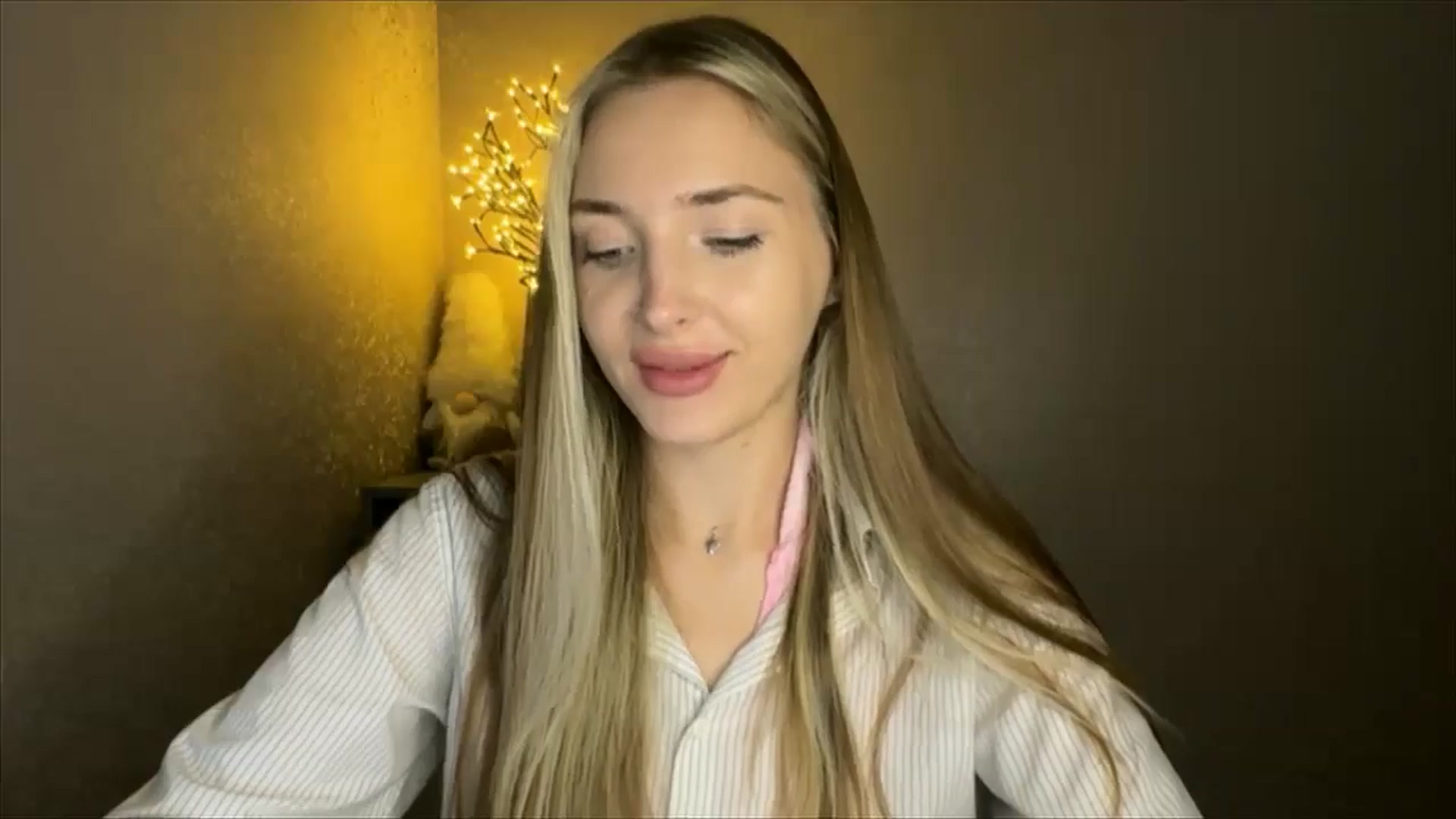 Gallery image thumbnail from My_Diana's myfreecams stream on, 10/22/2024, 22:17 image 17 of 20