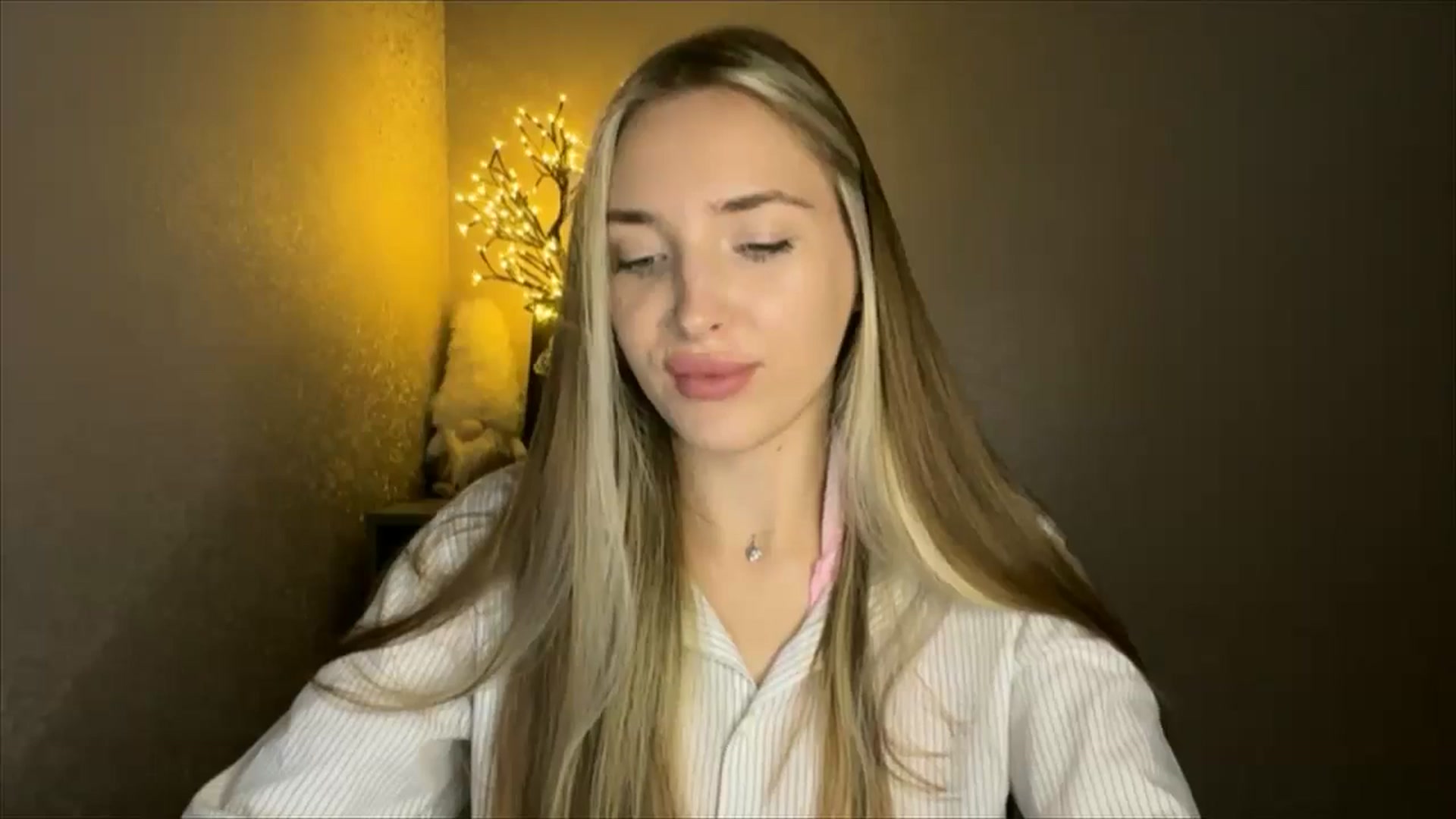 Gallery image thumbnail from My_Diana's myfreecams stream on, 10/22/2024, 22:17 image 8 of 20