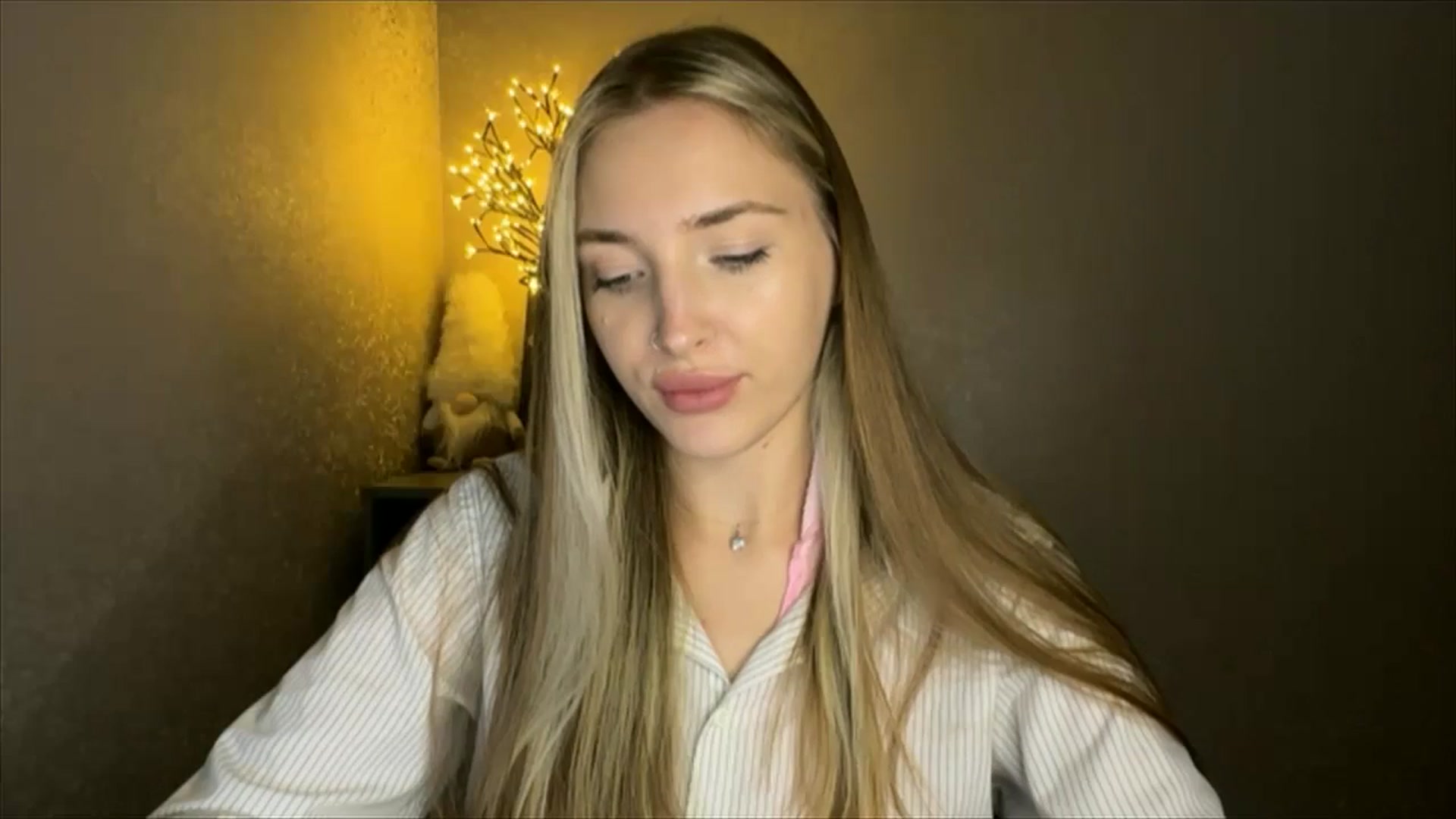 Gallery image thumbnail from My_Diana's myfreecams stream on, 10/22/2024, 22:17 image 15 of 20