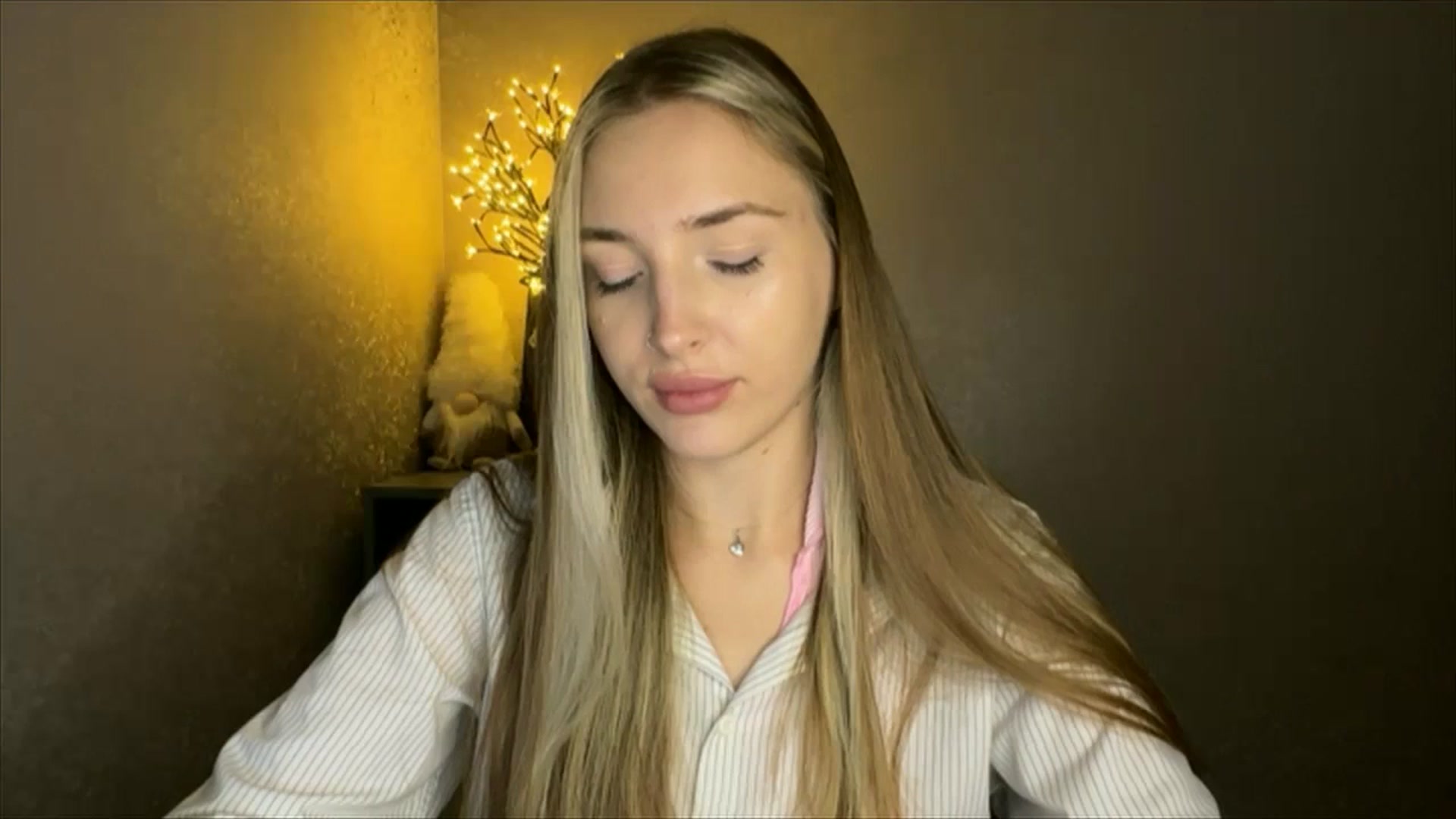 Gallery image thumbnail from My_Diana's myfreecams stream on, 10/22/2024, 22:17 image 16 of 20