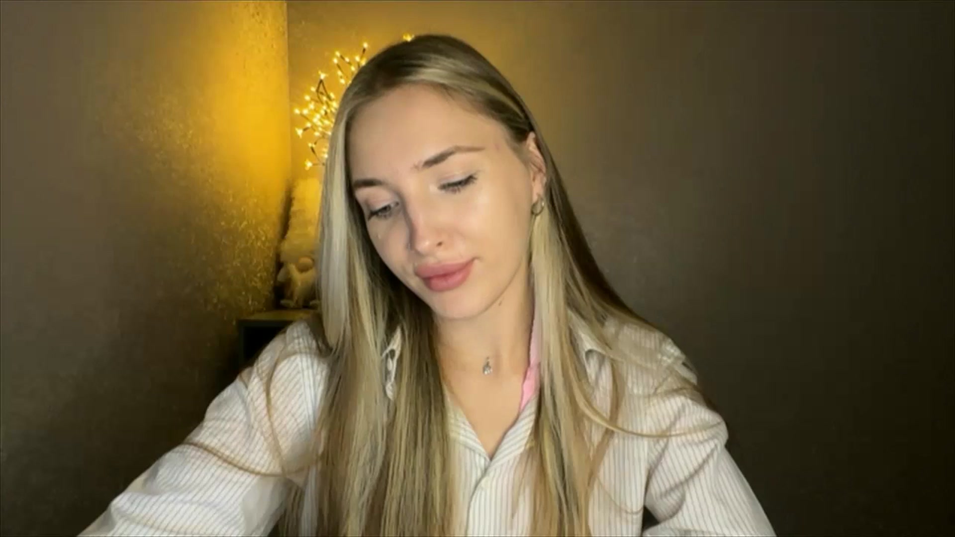 Gallery image thumbnail from My_Diana's myfreecams stream on, 10/22/2024, 22:17 image 13 of 20