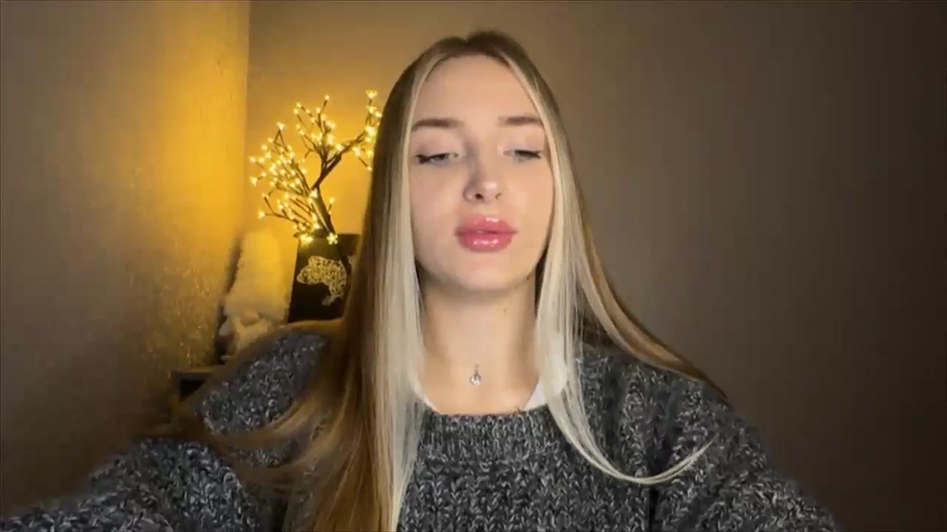 Gallery image thumbnail from My_Diana's myfreecams stream on, 10/23/2024, 20:48 image 17 of 20