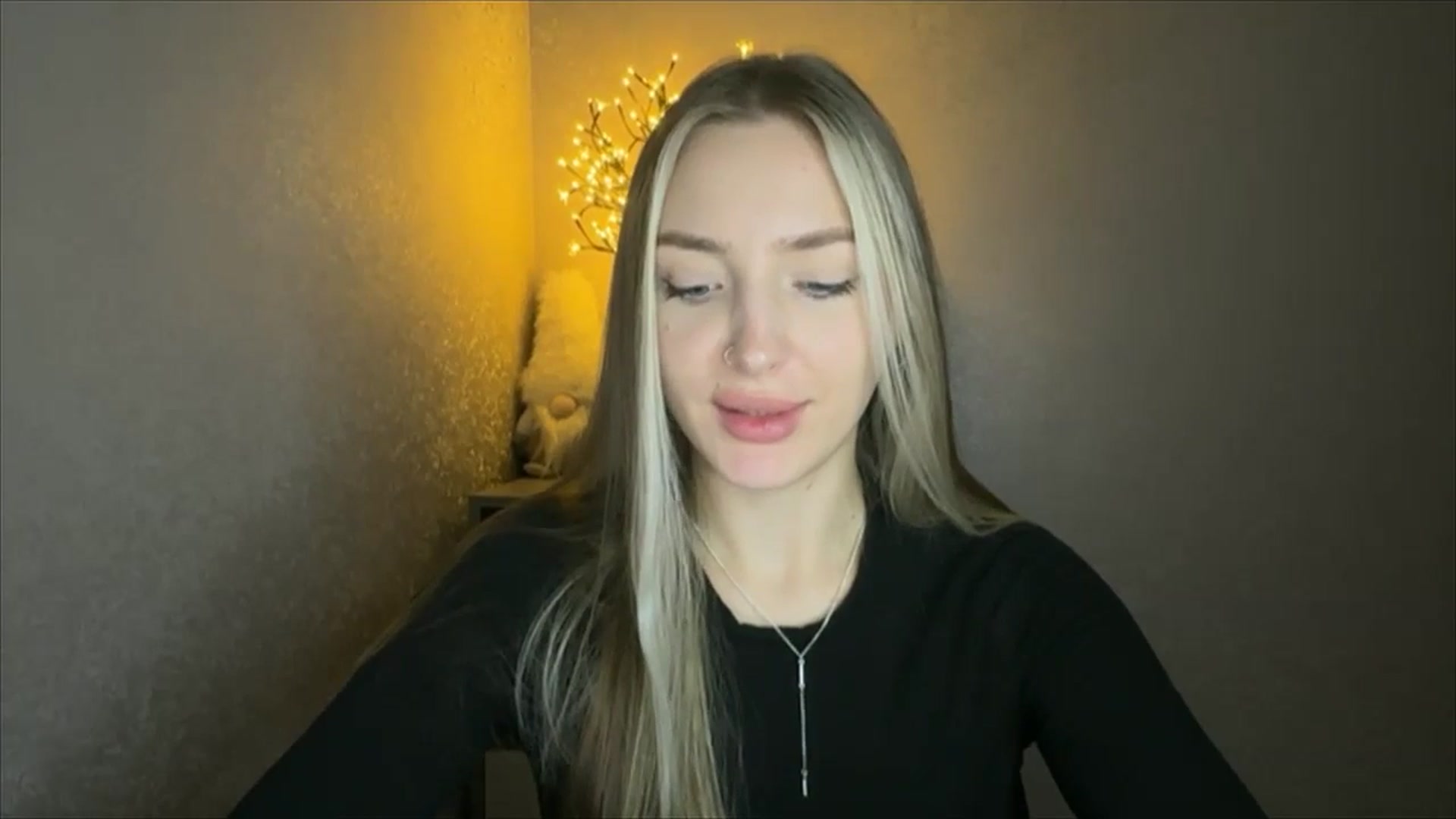 Gallery image thumbnail from My_Diana's myfreecams stream on, 10/29/2024, 20:52 image 18 of 20