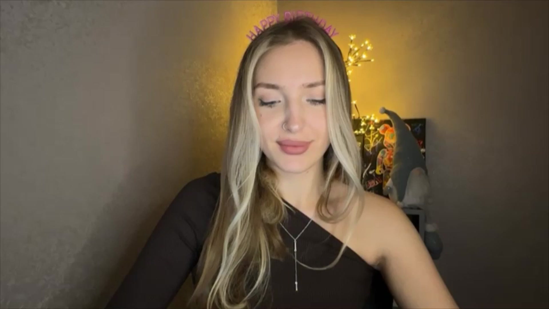 Gallery image thumbnail from My_Diana's myfreecams stream on, 11/05/2024, 20:39 image 1 of 20
