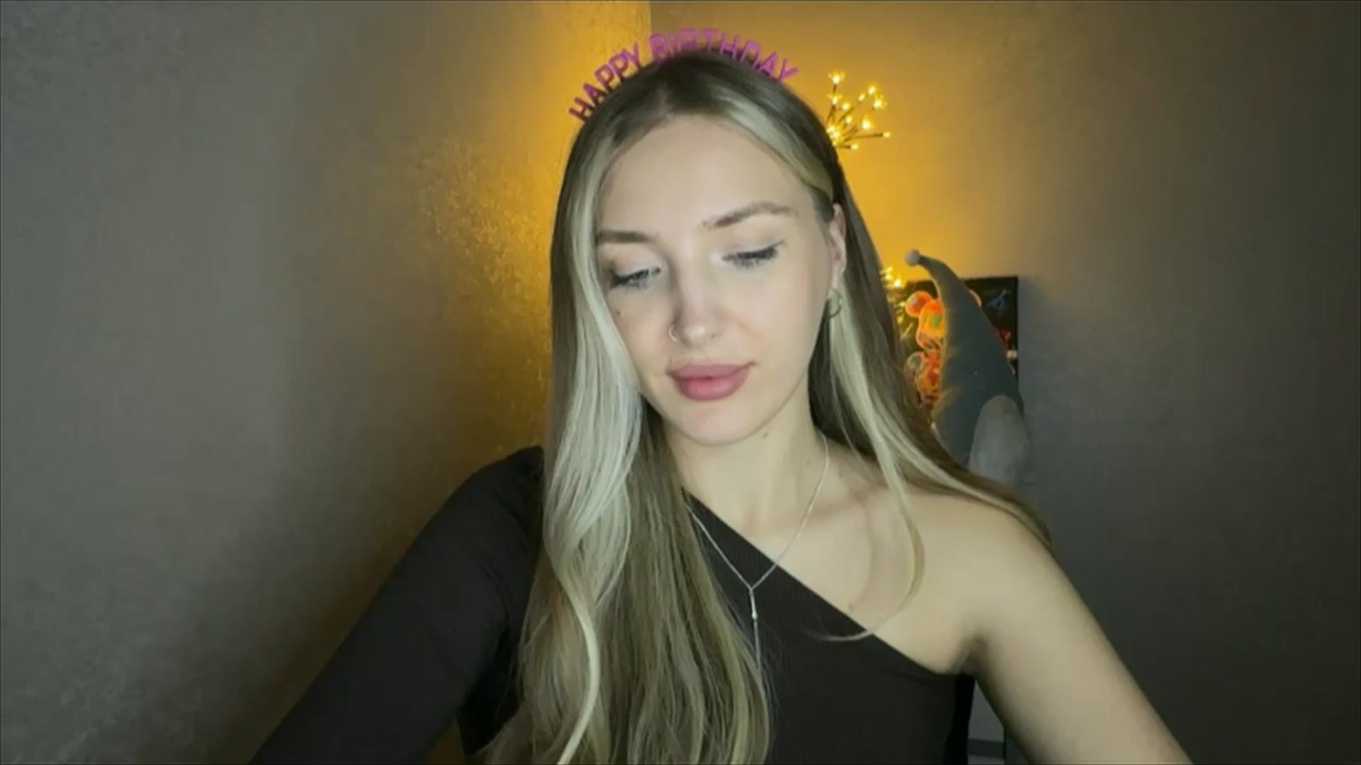 Gallery image thumbnail from My_Diana's myfreecams stream on, 11/05/2024, 23:50 image 16 of 20
