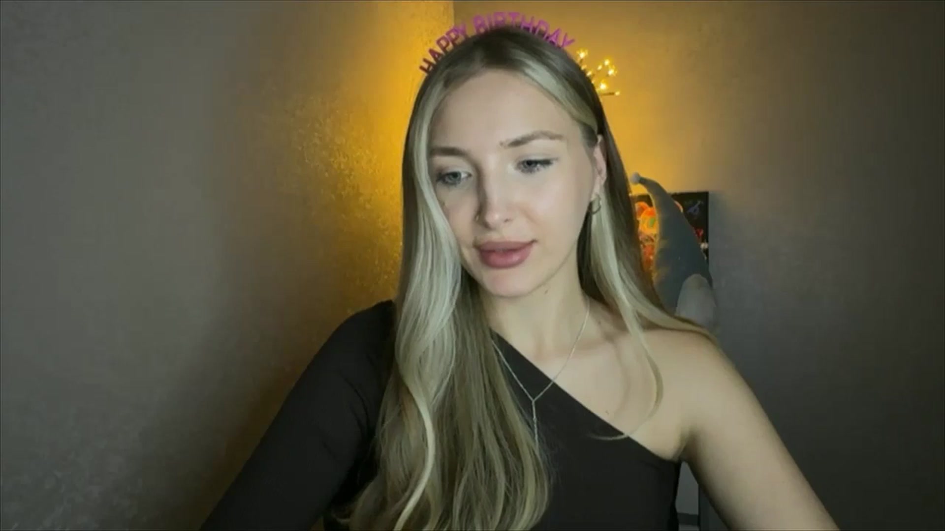 Gallery image thumbnail from My_Diana's myfreecams stream on, 11/05/2024, 23:50 image 17 of 20
