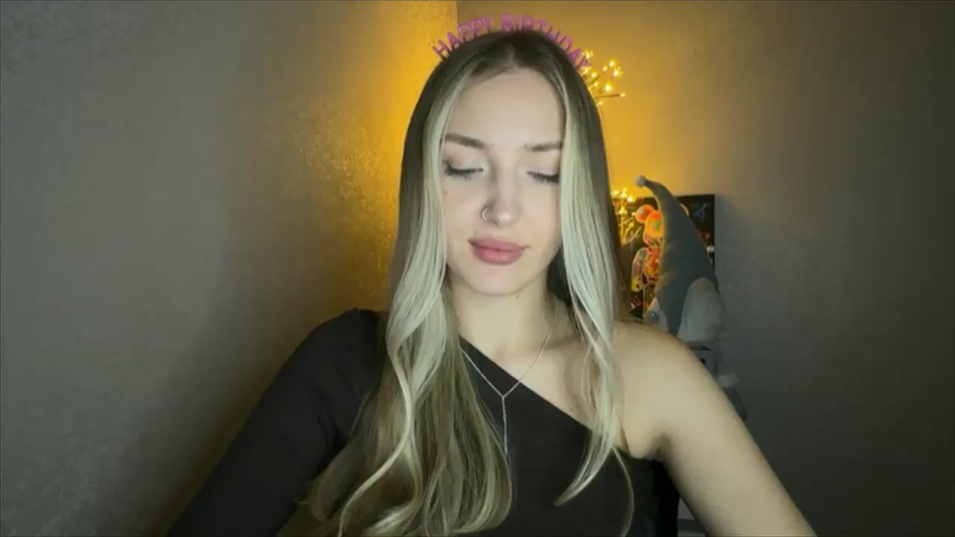 Gallery image thumbnail from My_Diana's myfreecams stream on, 11/05/2024, 23:50 image 15 of 20