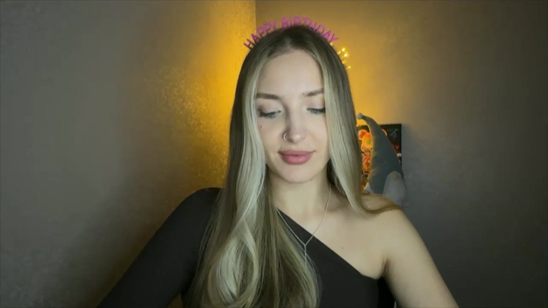 Gallery image thumbnail from My_Diana's myfreecams stream on, 11/05/2024, 23:50 image 12 of 20
