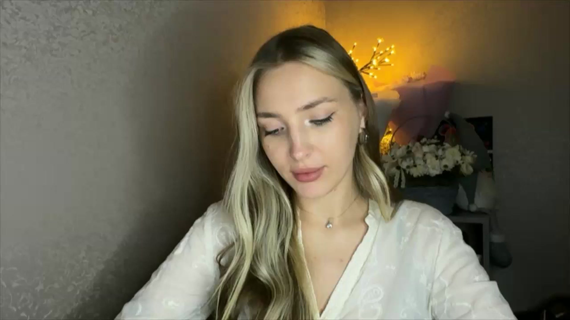 Gallery image thumbnail from My_Diana's myfreecams stream on, 11/06/2024, 23:48 image 17 of 20