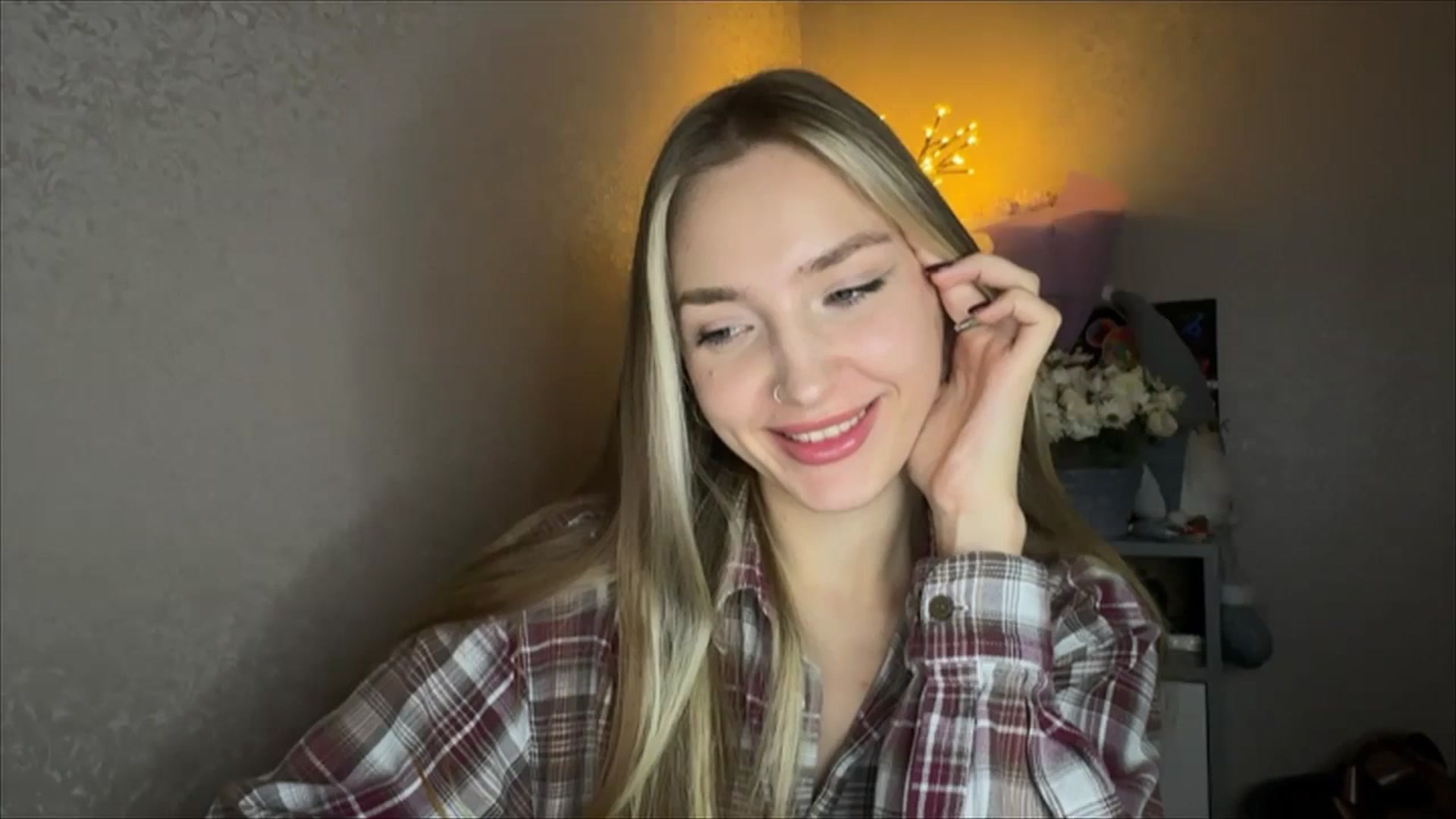 Gallery image thumbnail from My_Diana's myfreecams stream on, 11/07/2024, 22:27 image 16 of 20