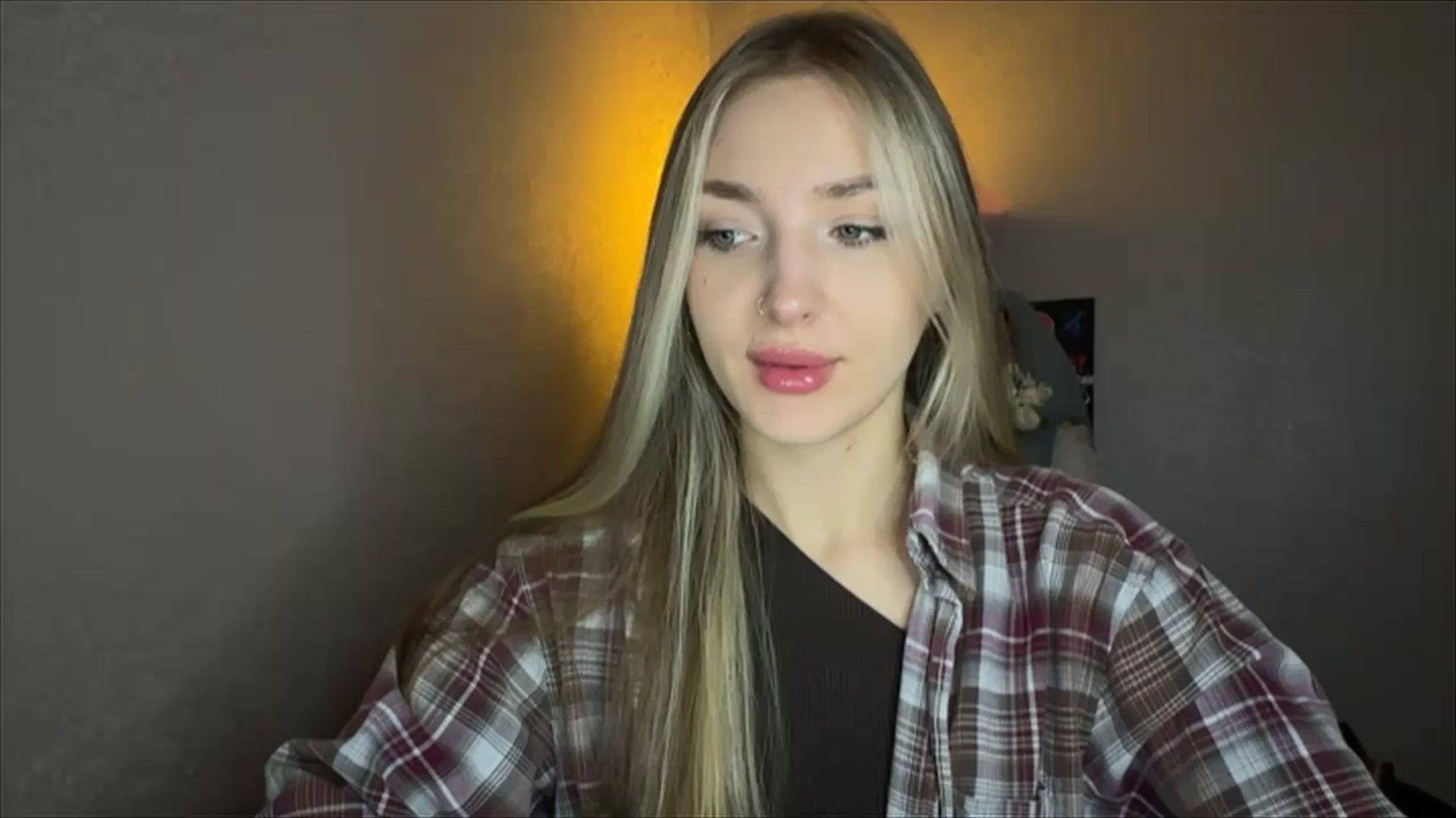 Gallery image thumbnail from My_Diana's myfreecams stream on, 11/08/2024, 14:26 image 6 of 20