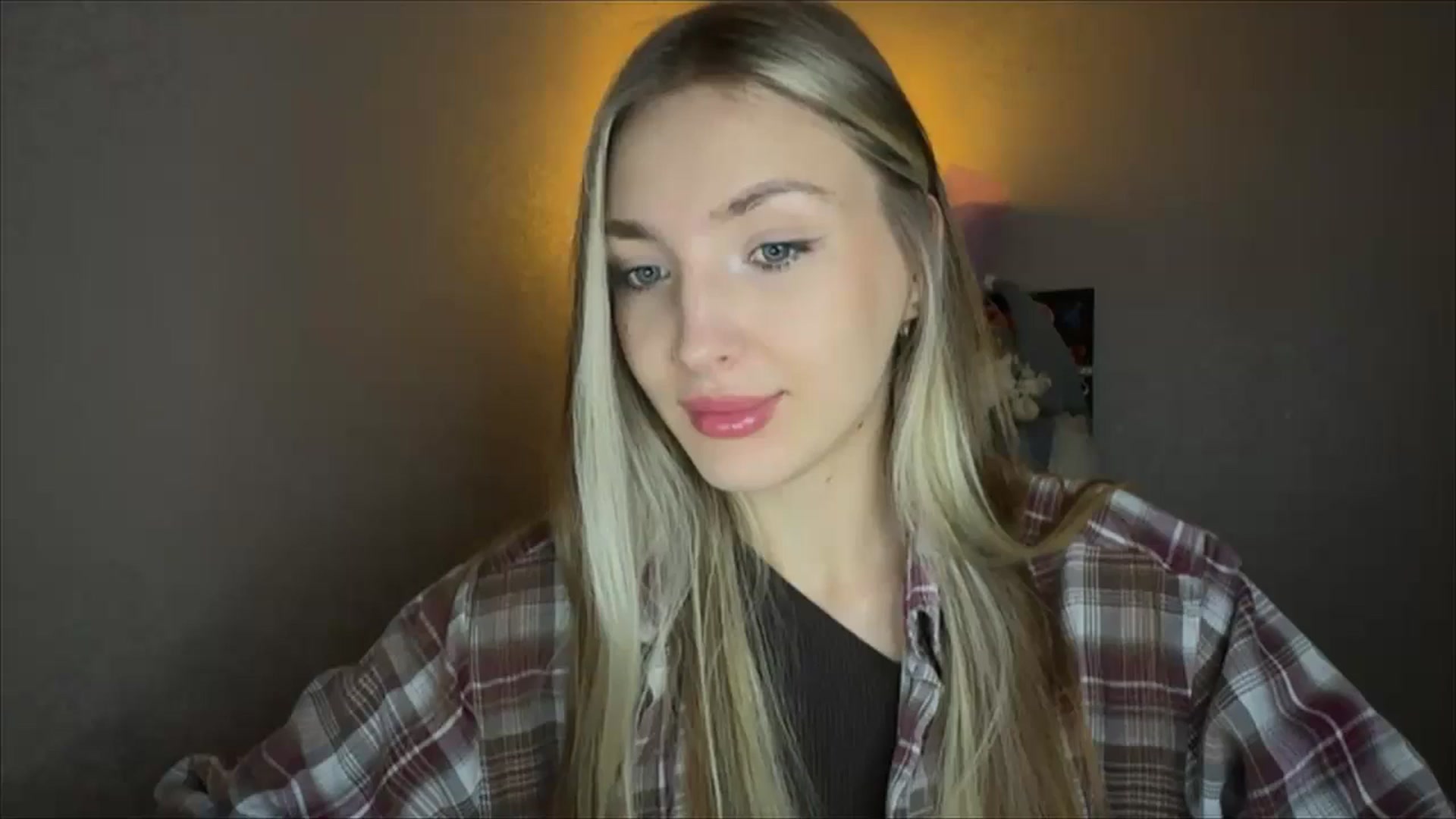 Gallery image thumbnail from My_Diana's myfreecams stream on, 11/08/2024, 14:26 image 15 of 20