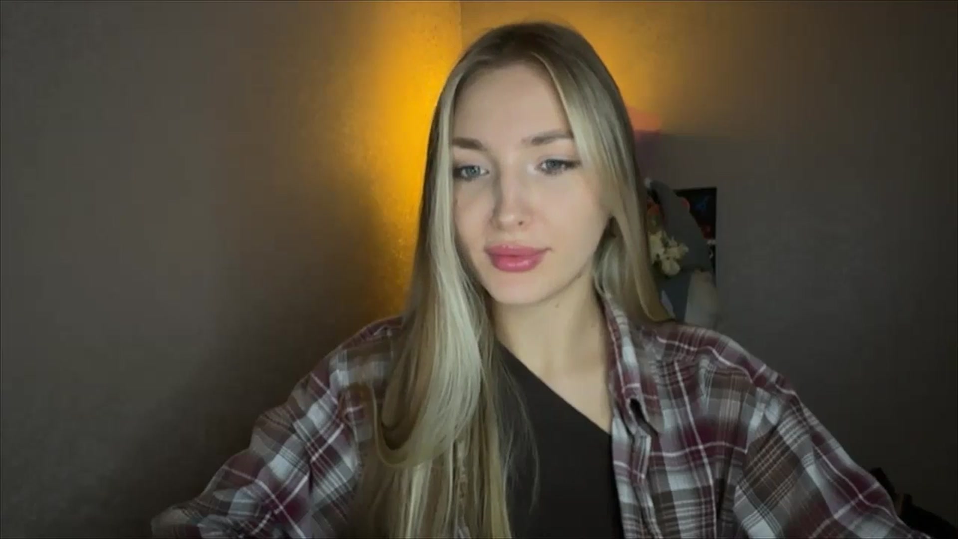 Gallery image thumbnail from My_Diana's myfreecams stream on, 11/08/2024, 15:04 image 18 of 20