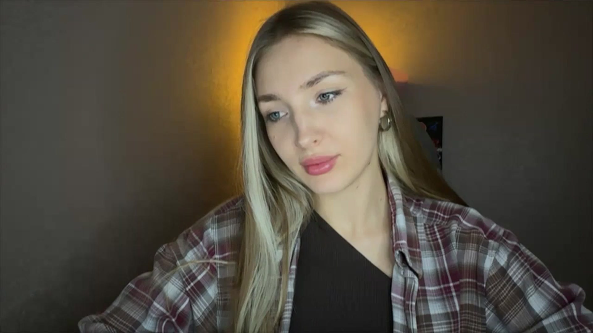Gallery image thumbnail from My_Diana's myfreecams stream on, 11/08/2024, 15:04 image 12 of 20