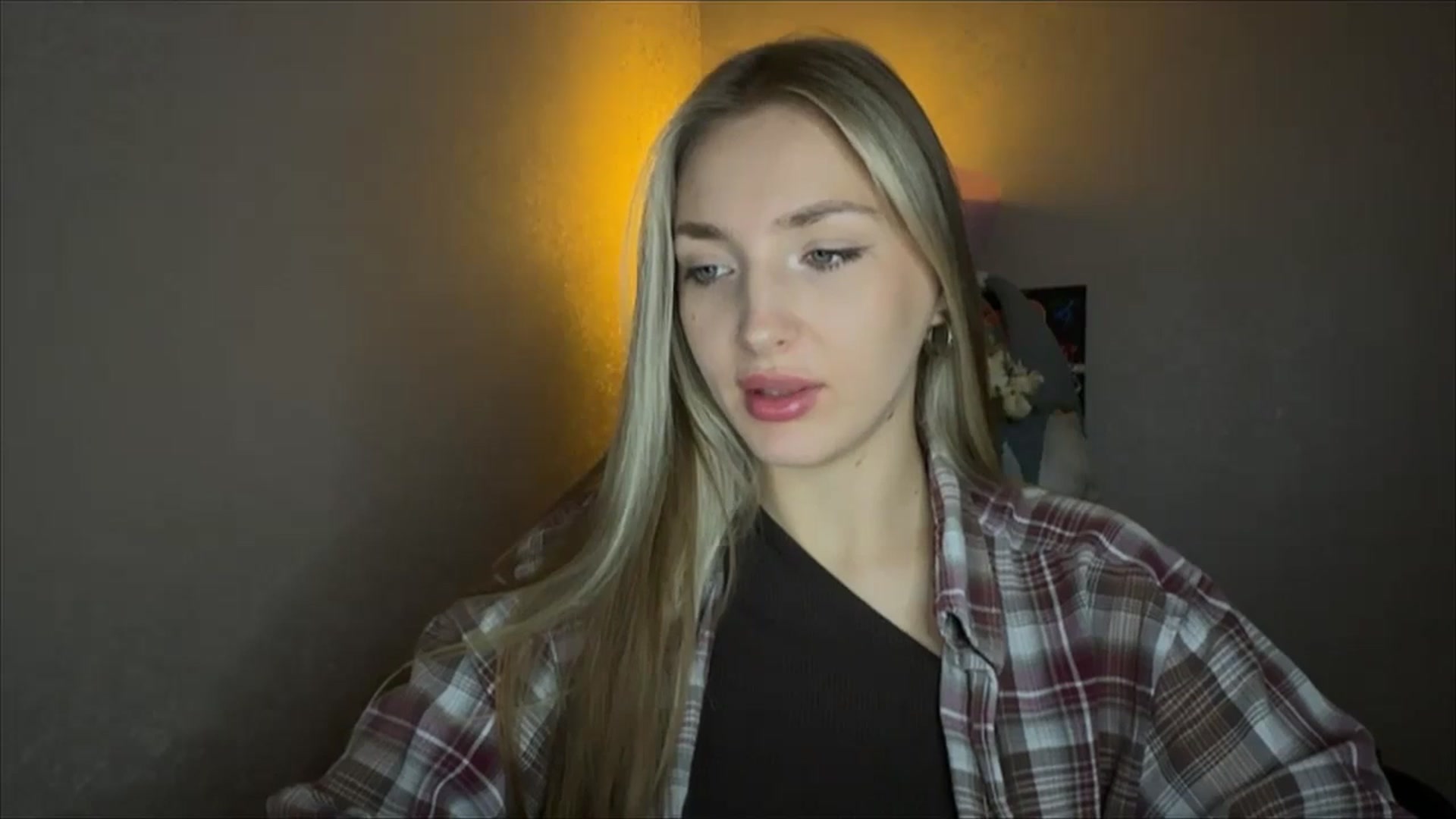 Gallery image thumbnail from My_Diana's myfreecams stream on, 11/08/2024, 15:04 image 14 of 20