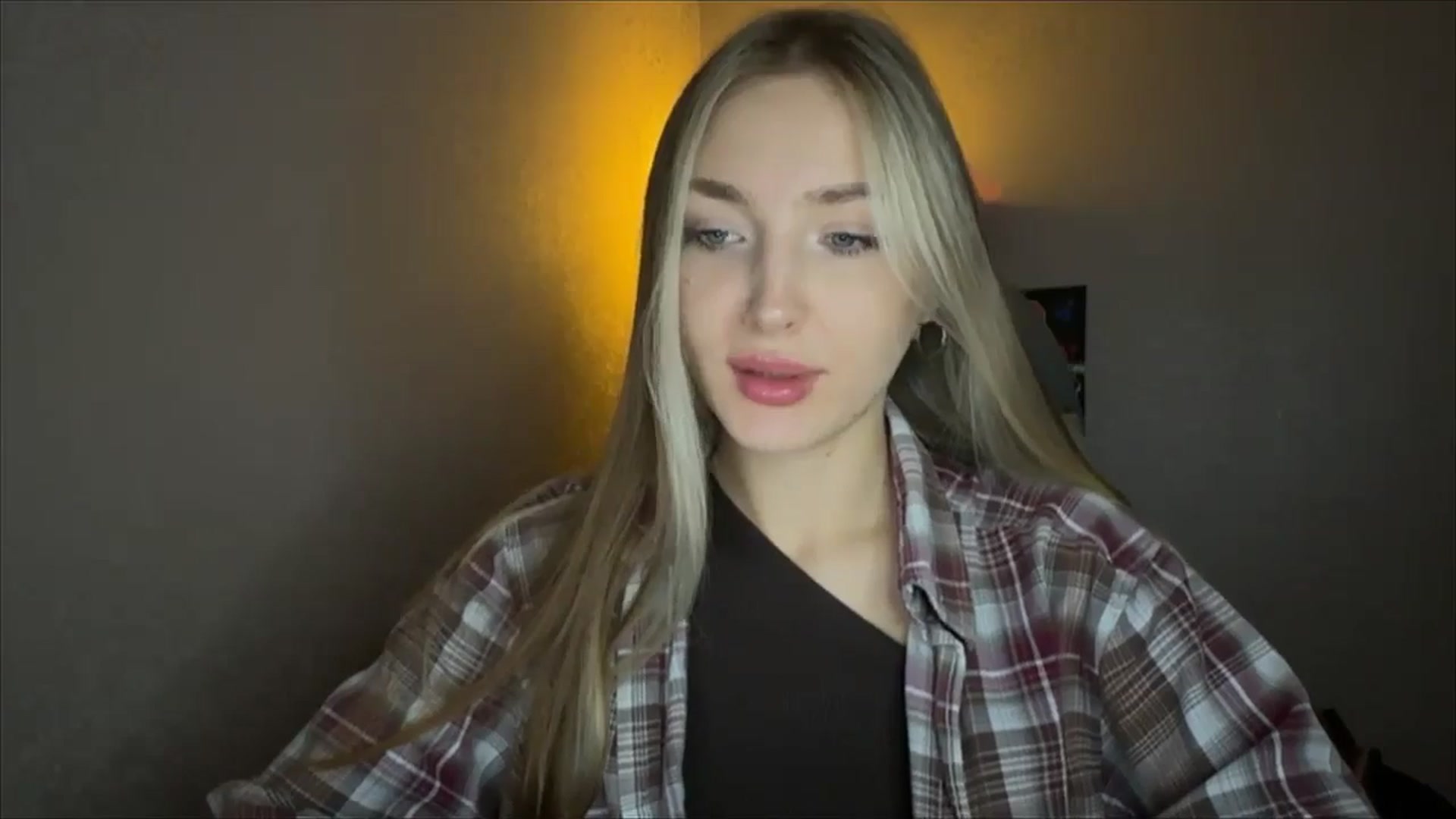 Gallery image thumbnail from My_Diana's myfreecams stream on, 11/08/2024, 15:04 image 10 of 20