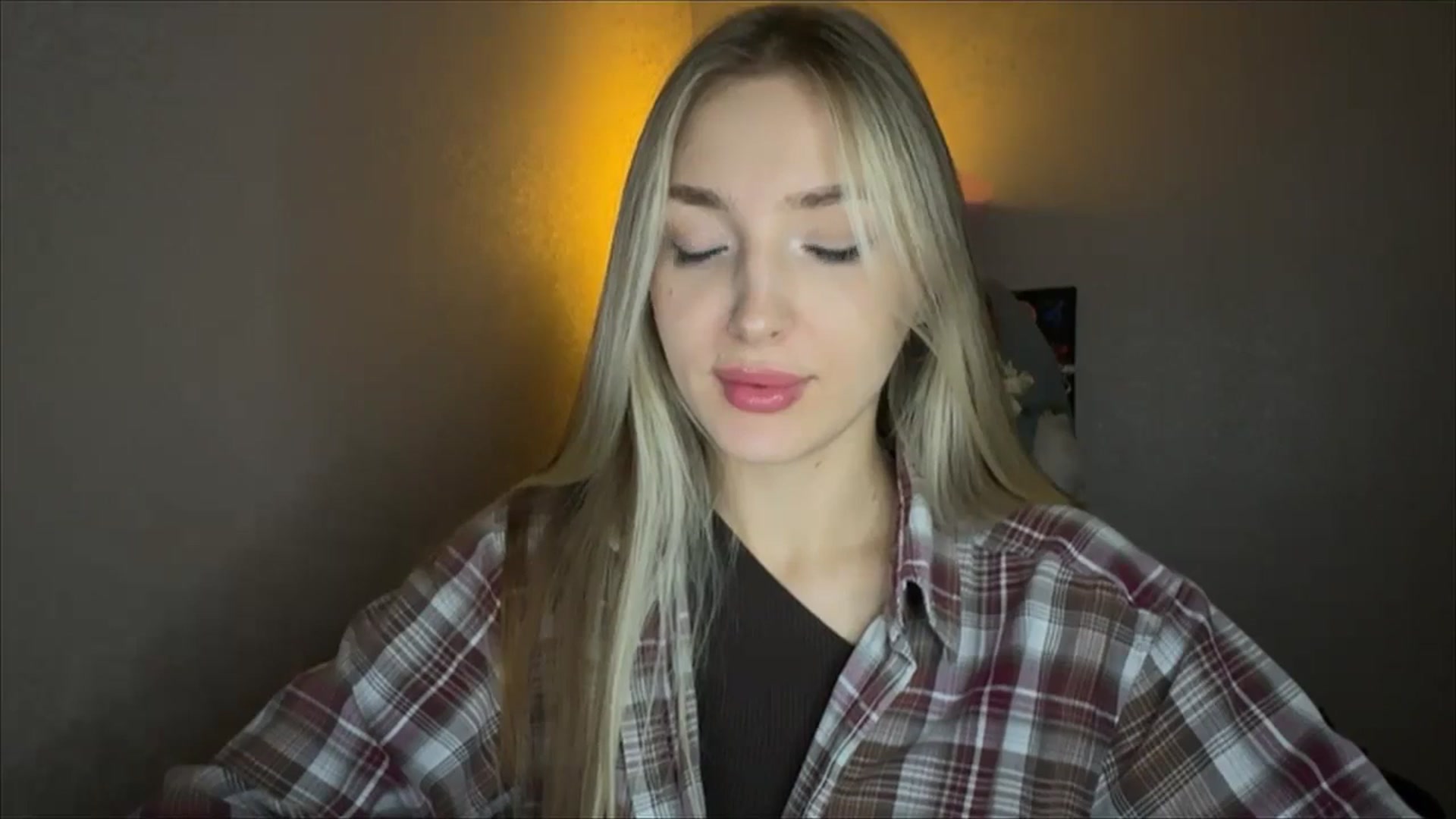 Gallery image thumbnail from My_Diana's myfreecams stream on, 11/08/2024, 15:04 image 9 of 20