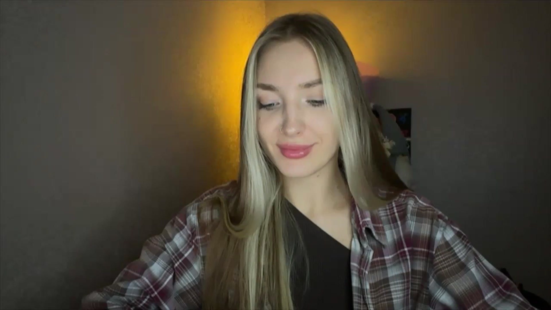Gallery image thumbnail from My_Diana's myfreecams stream on, 11/08/2024, 15:04 image 17 of 20
