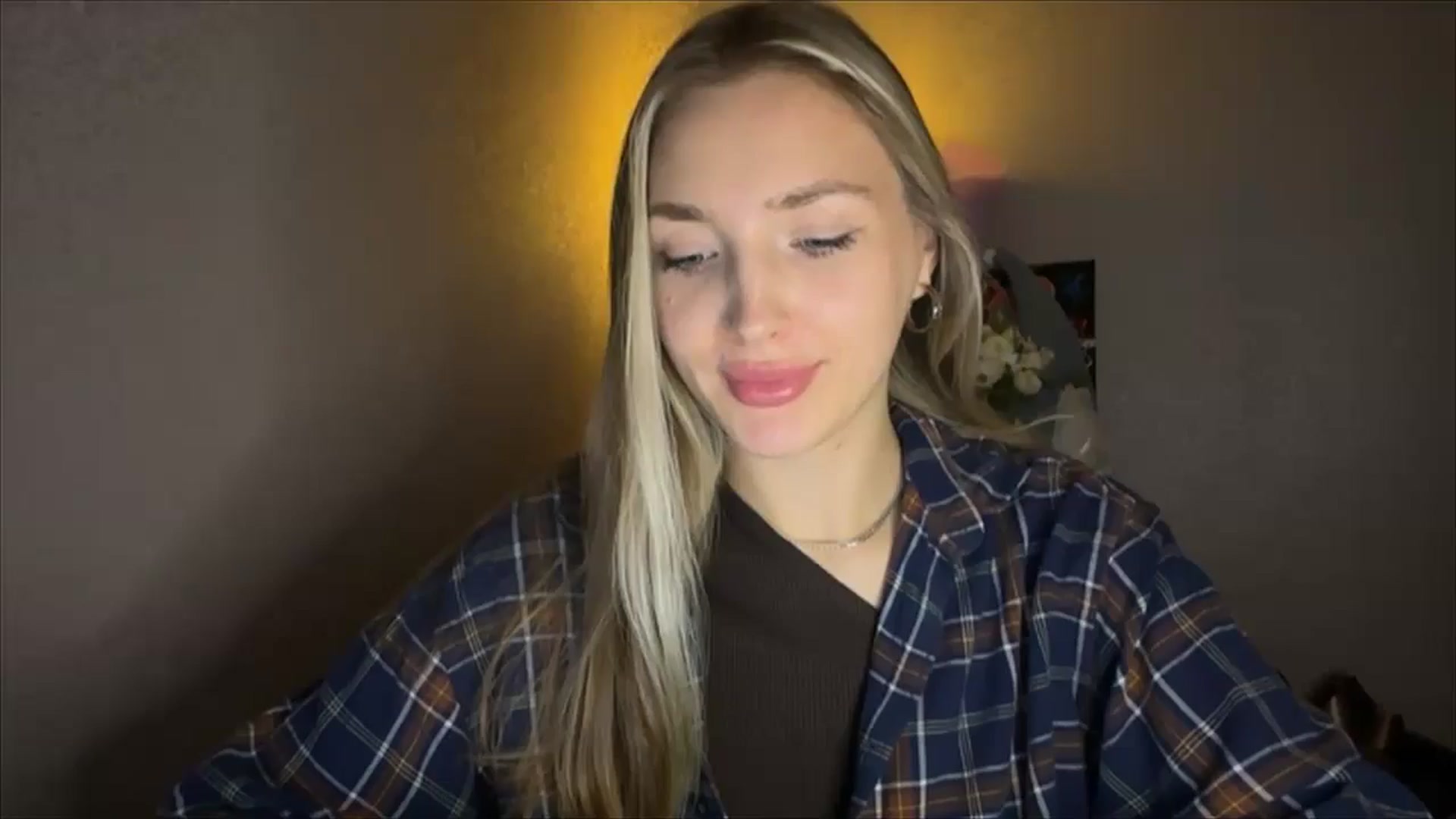 Gallery image thumbnail from My_Diana's myfreecams stream on, 11/09/2024, 24:23 image 19 of 20