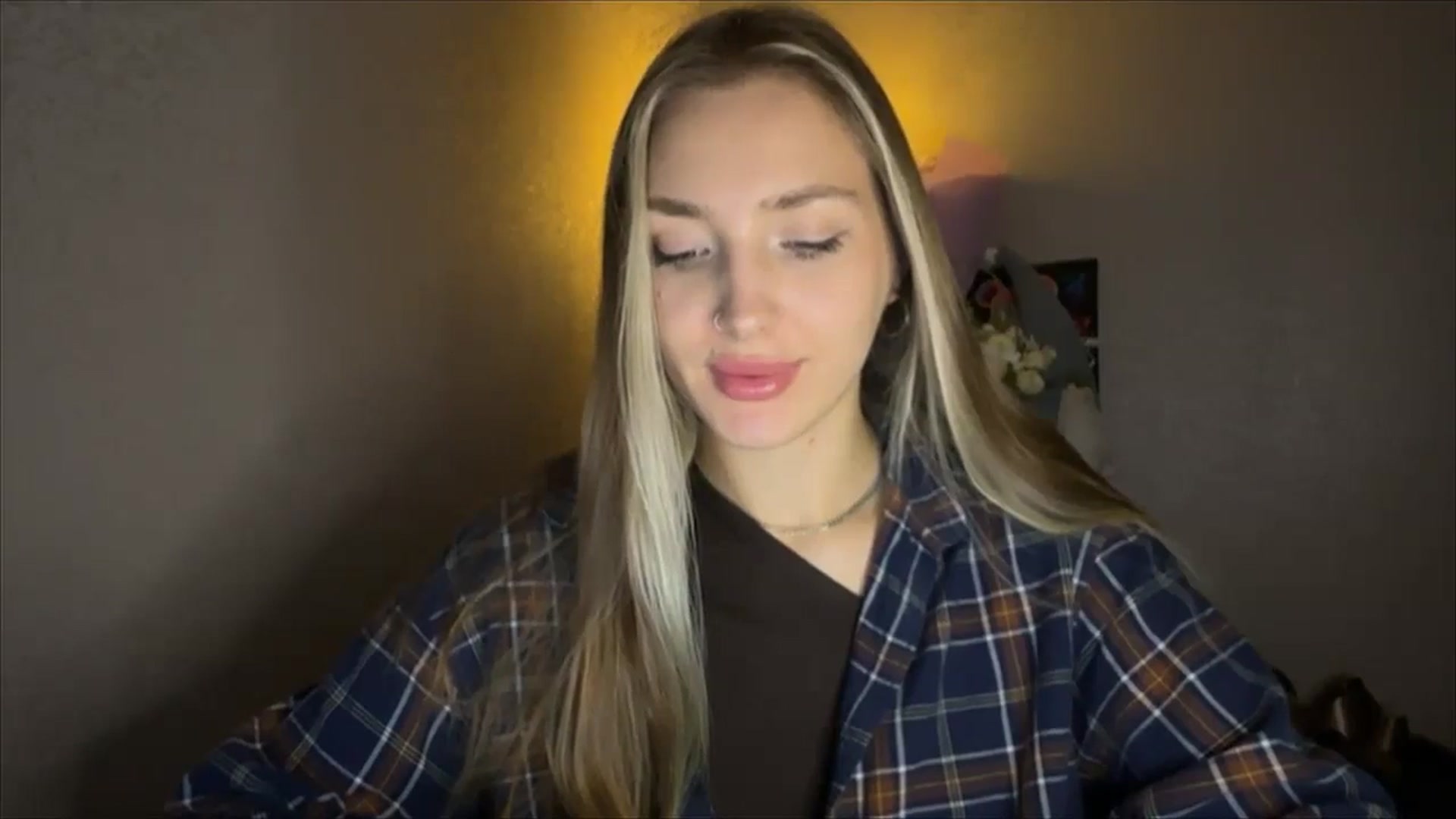 Gallery image thumbnail from My_Diana's myfreecams stream on, 11/09/2024, 24:23 image 18 of 20