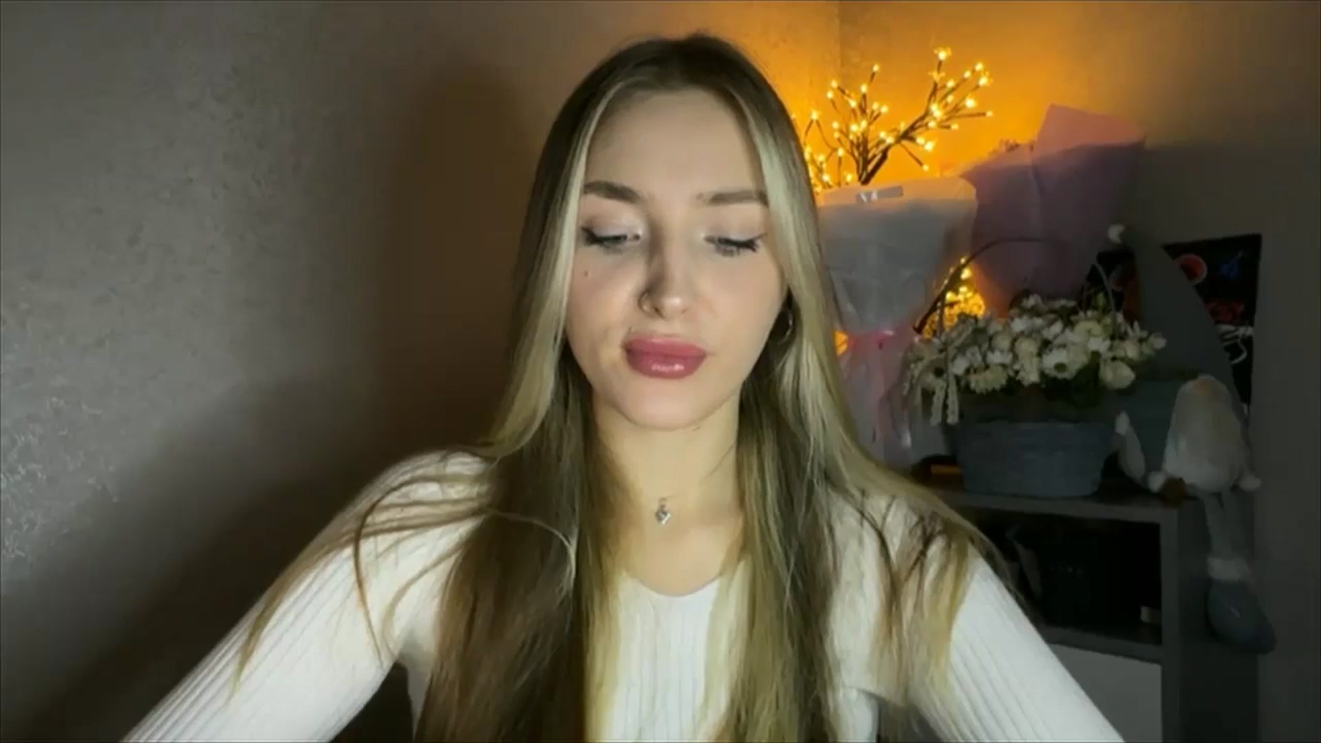 Gallery image thumbnail from My_Diana's myfreecams stream on, 11/09/2024, 14:31 image 17 of 20