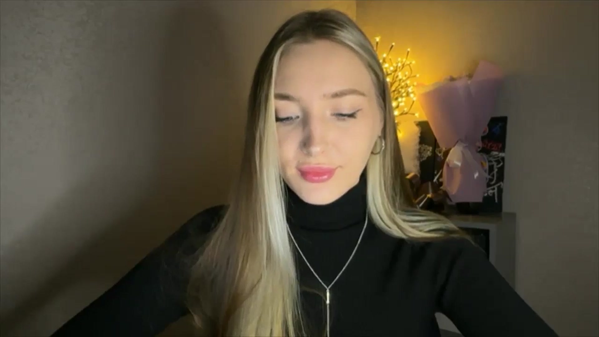 Gallery image thumbnail from My_Diana's myfreecams stream on, 11/14/2024, 14:08 image 15 of 20