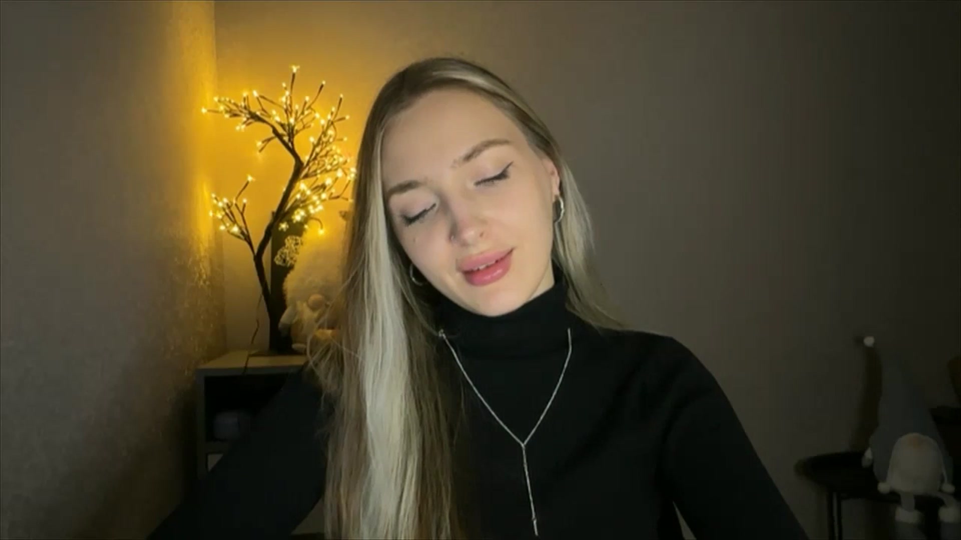Gallery image thumbnail from My_Diana's myfreecams stream on, 11/14/2024, 21:51 image 17 of 20