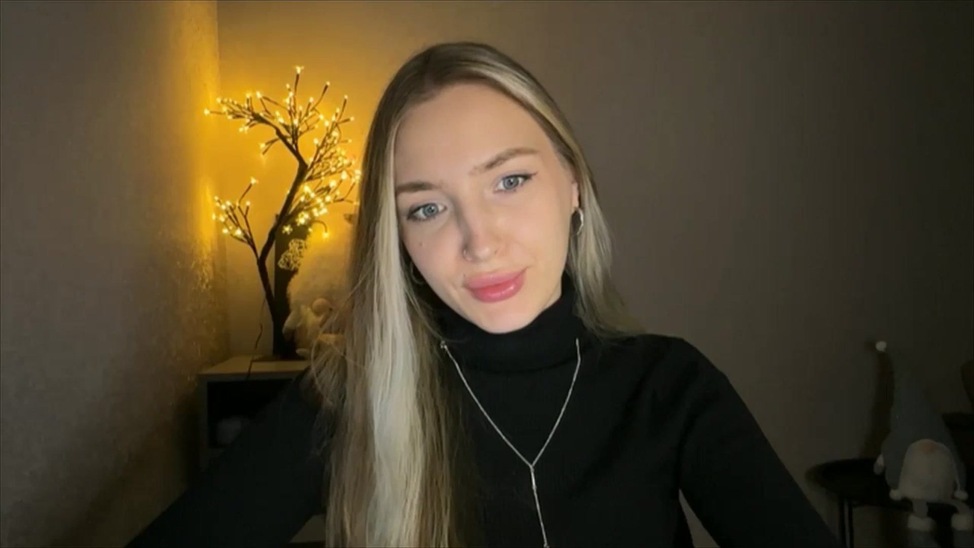 Gallery image thumbnail from My_Diana's myfreecams stream on, 11/14/2024, 21:51 image 19 of 20