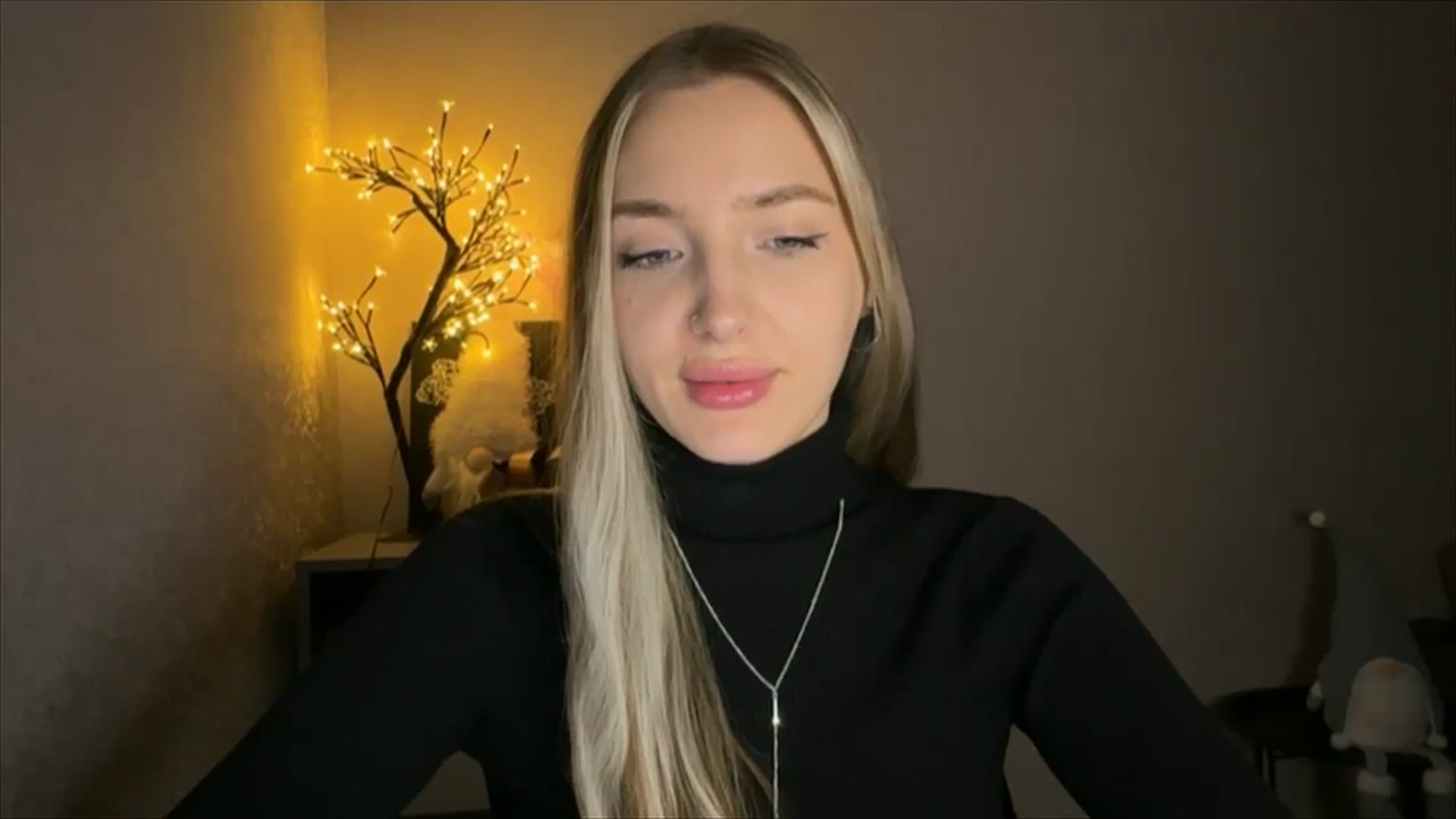 Gallery image thumbnail from My_Diana's myfreecams stream on, 11/14/2024, 21:51 image 10 of 20