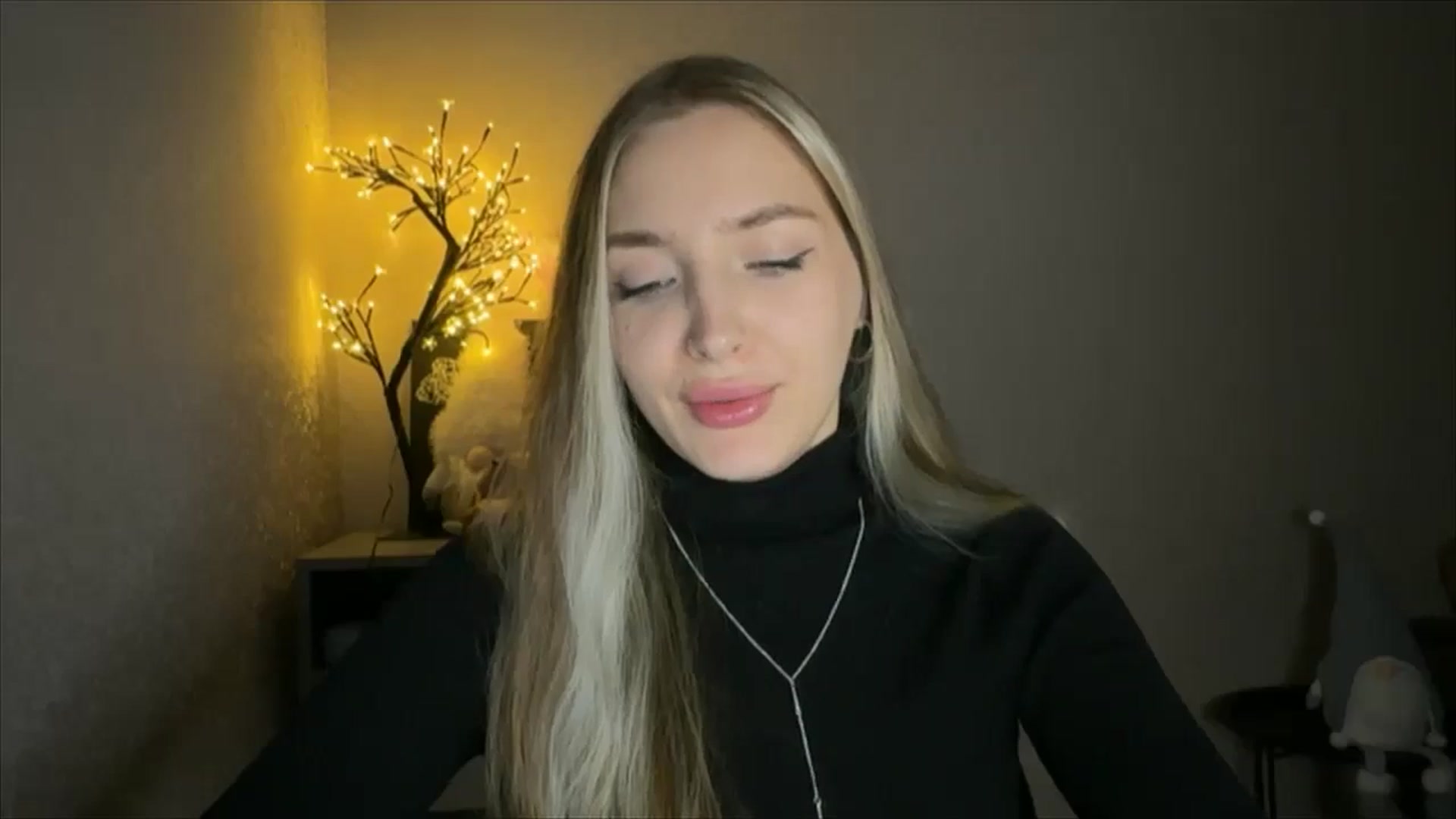 Gallery image thumbnail from My_Diana's myfreecams stream on, 11/14/2024, 21:51 image 16 of 20