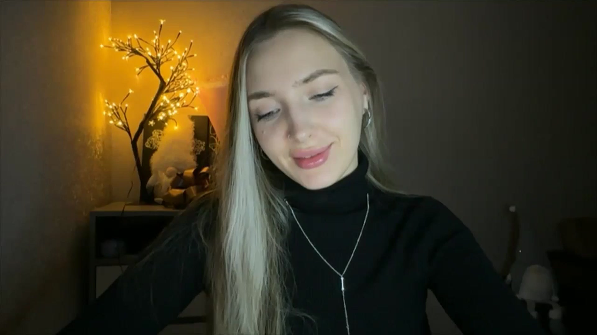 Gallery image thumbnail from My_Diana's myfreecams stream on, 11/14/2024, 23:01 image 15 of 20