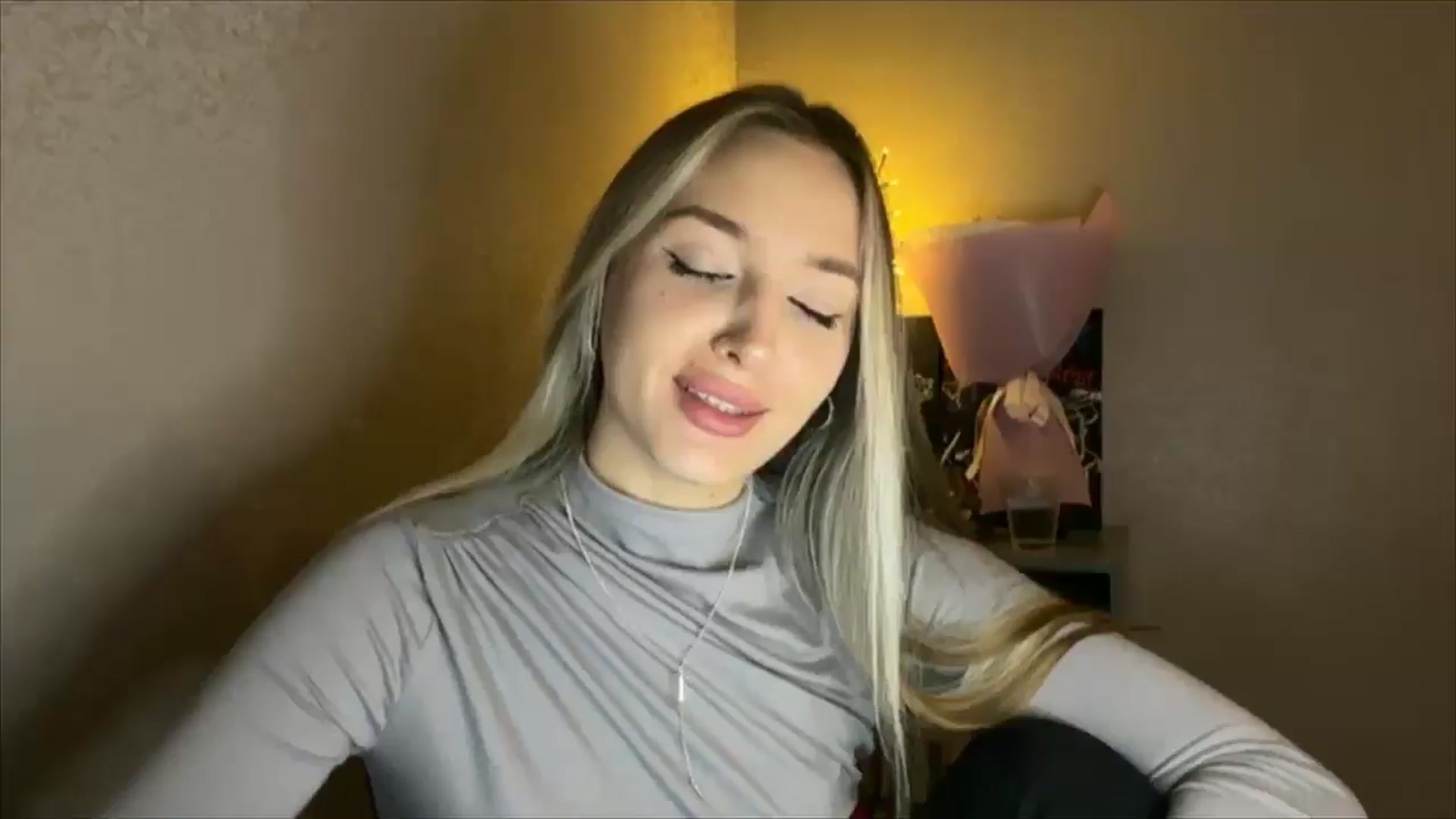 Gallery image thumbnail from My_Diana's myfreecams stream on, 11/16/2024, 20:52 image 18 of 20