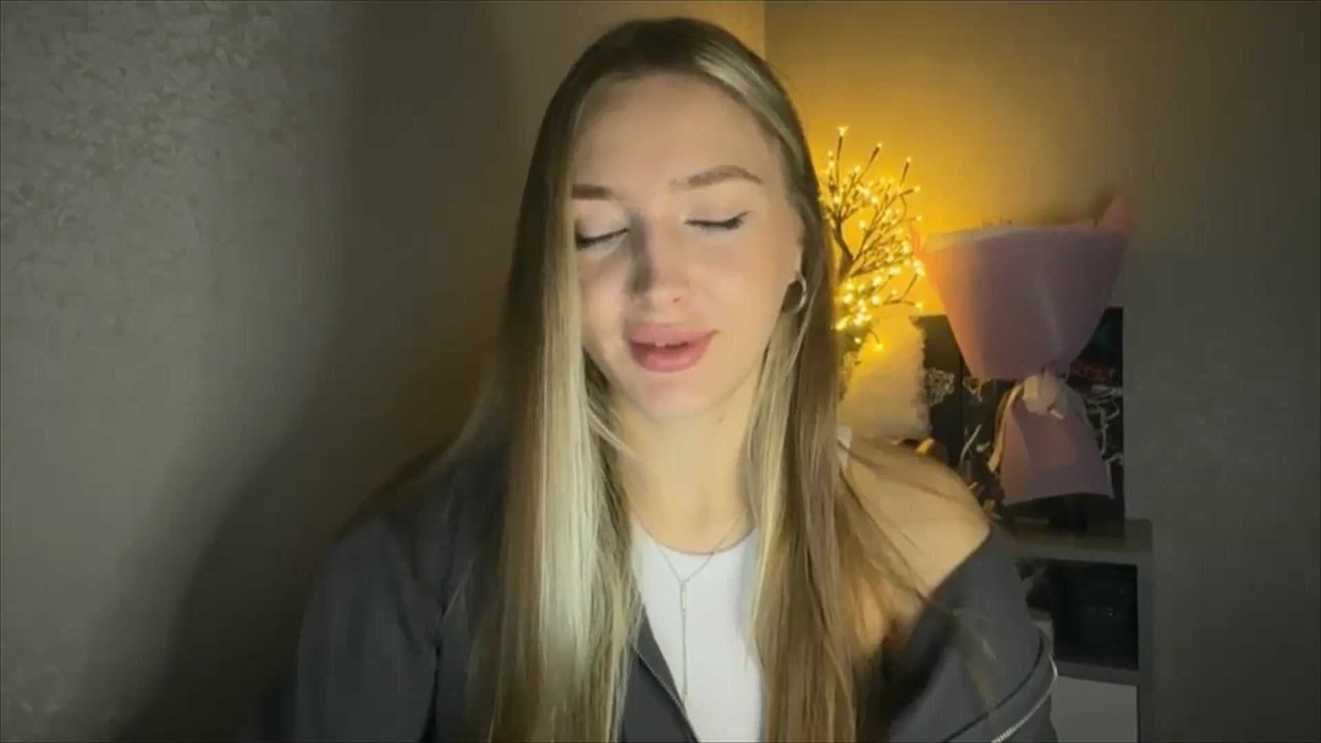 Gallery image thumbnail from My_Diana's myfreecams stream on, 11/17/2024, 14:59 image 5 of 20