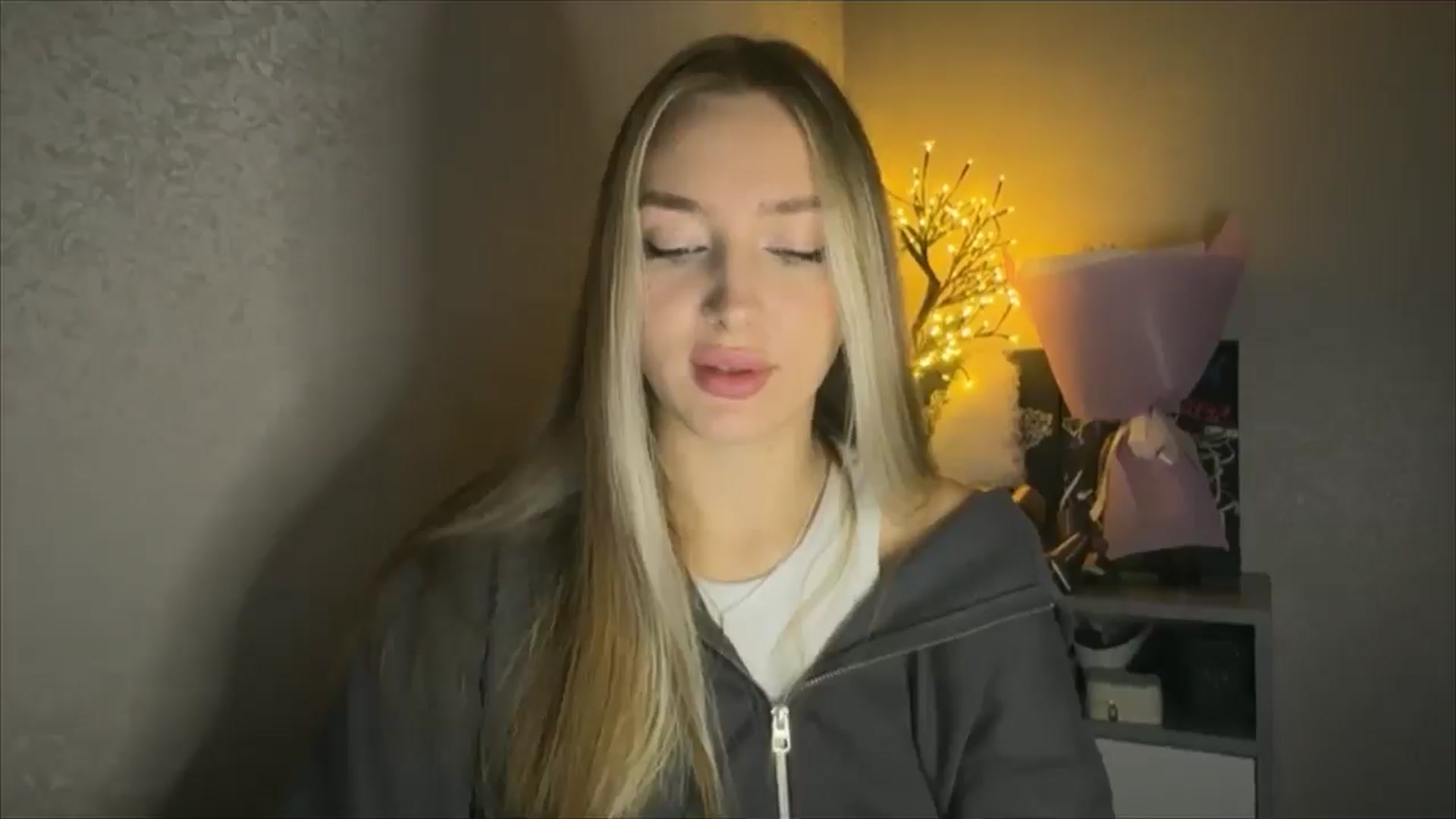 Gallery image thumbnail from My_Diana's myfreecams stream on, 11/17/2024, 14:59 image 8 of 20