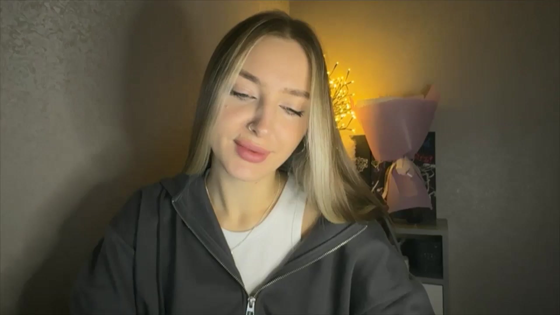 Gallery image thumbnail from My_Diana's myfreecams stream on, 11/17/2024, 14:59 image 12 of 20